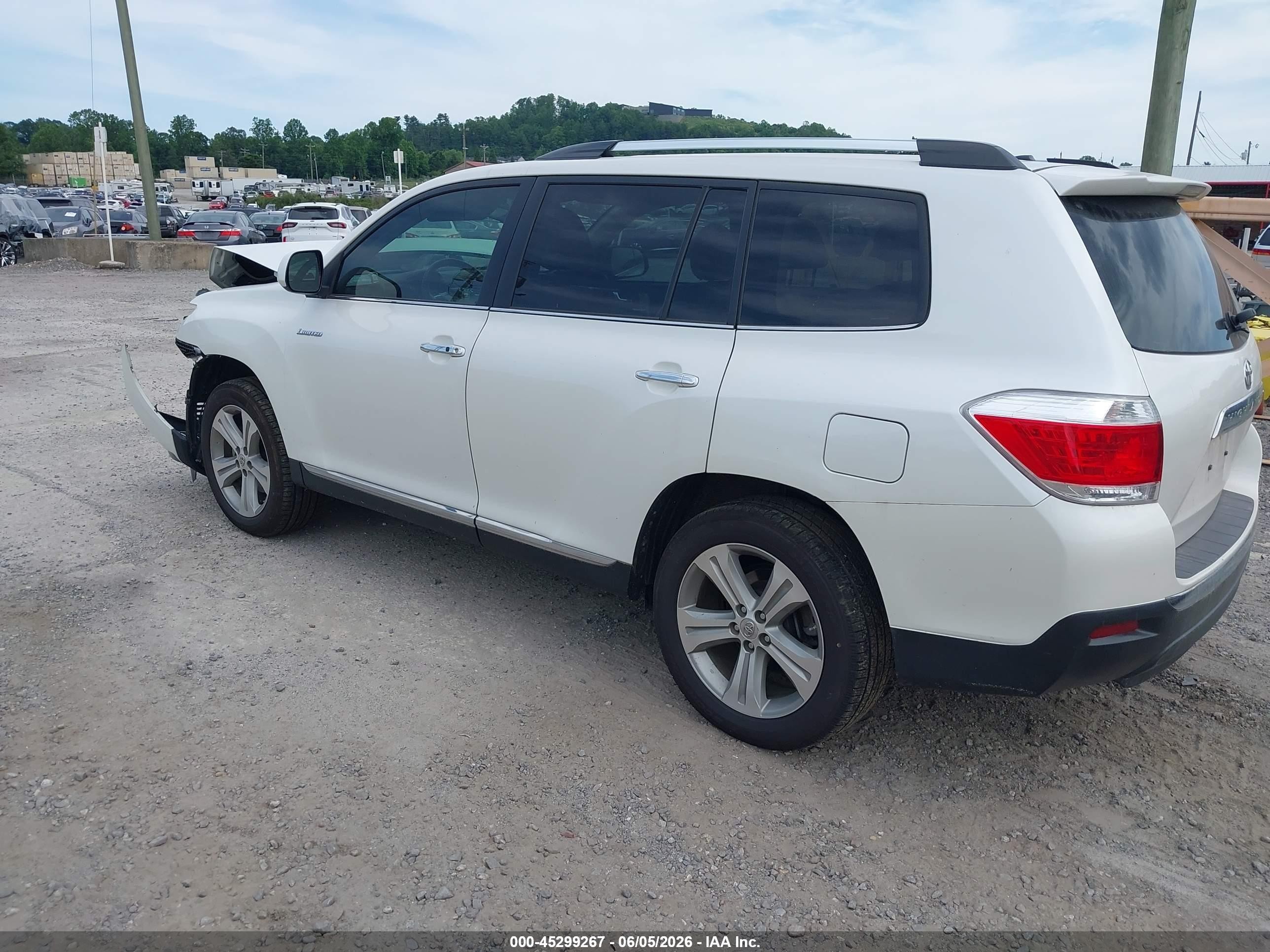 2013 Toyota Highlander Limited V6 White vin: 5TDDK3EH1DS228331