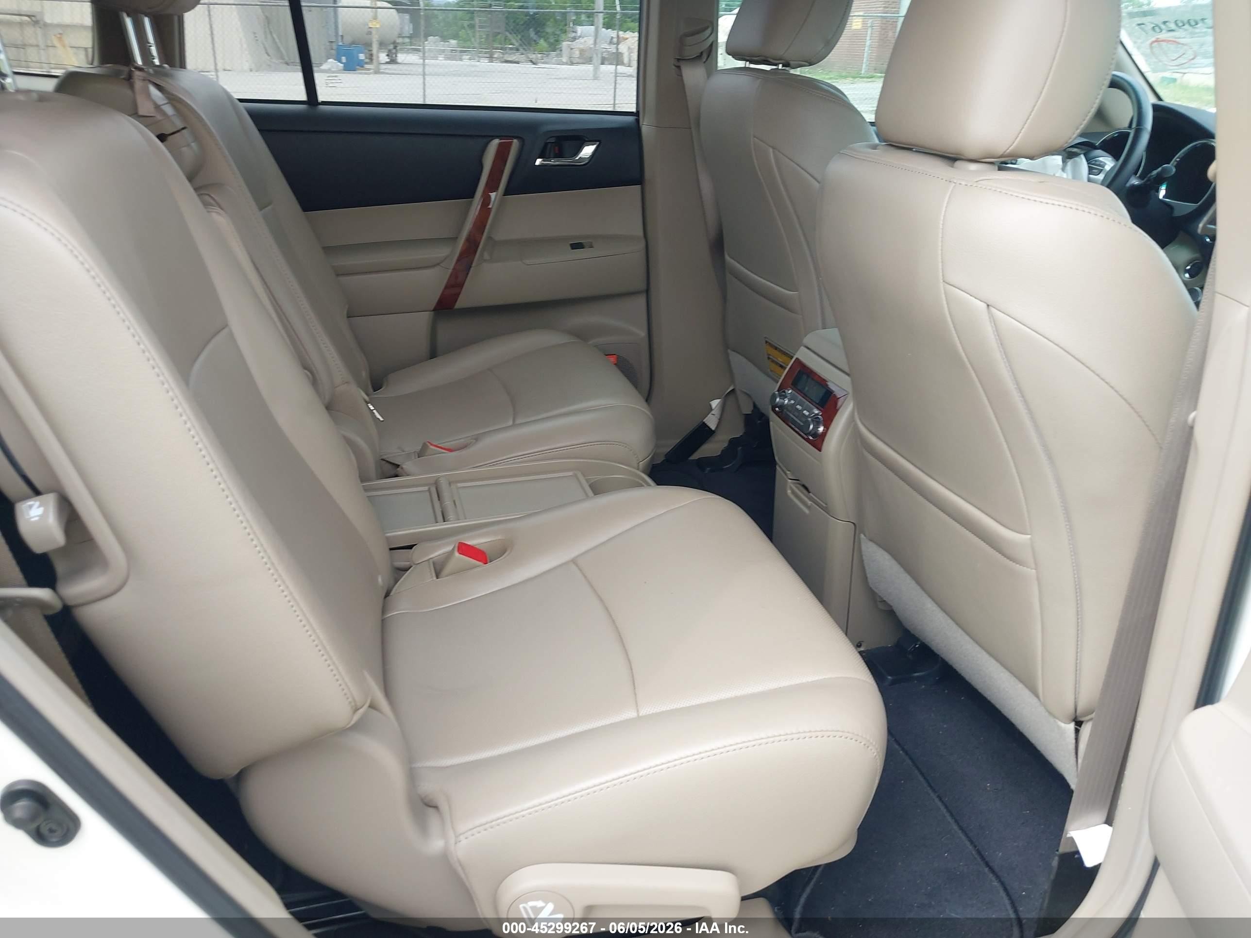 2013 Toyota Highlander Limited V6 White vin: 5TDDK3EH1DS228331
