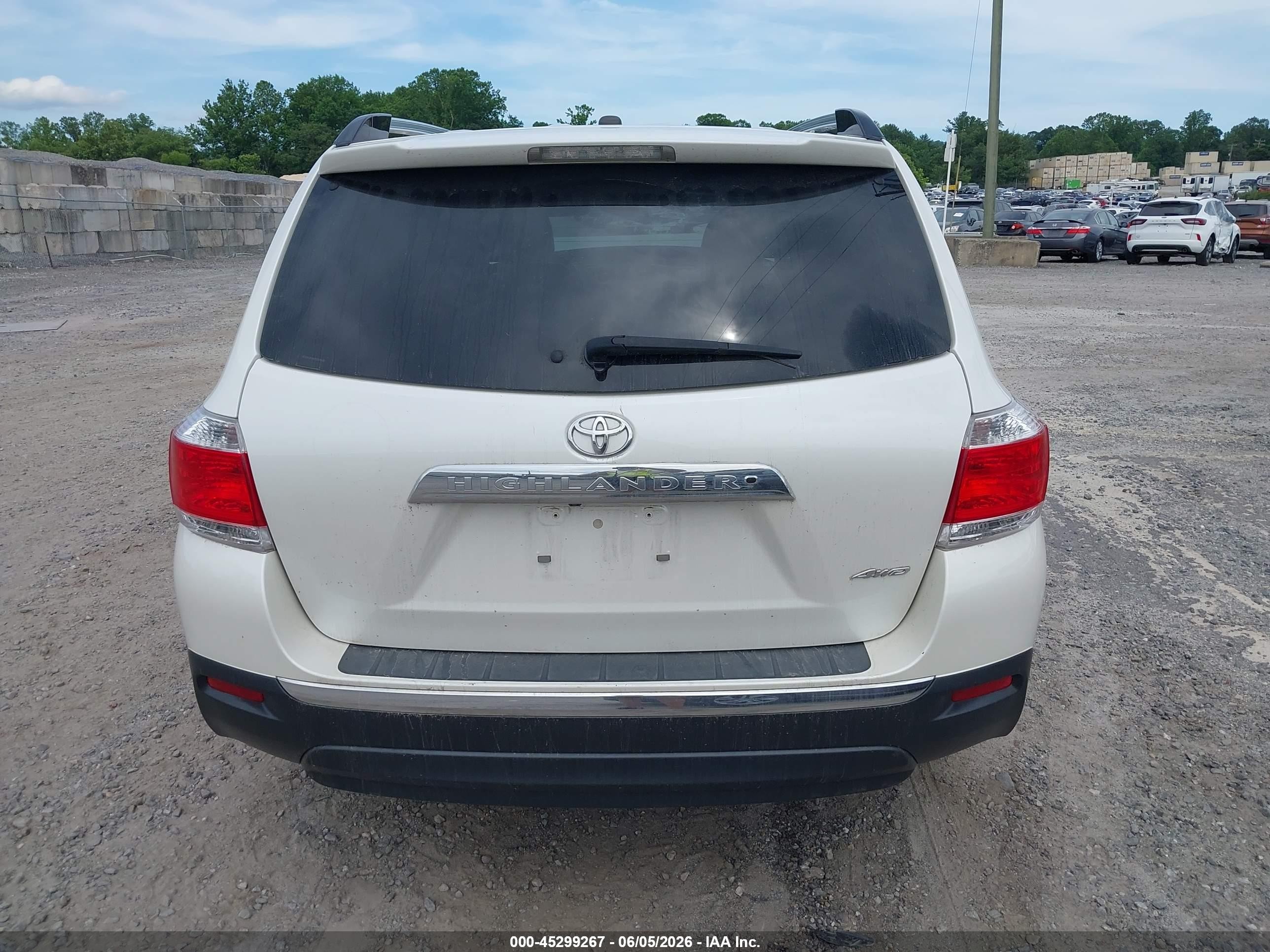 2013 Toyota Highlander Limited V6 White vin: 5TDDK3EH1DS228331