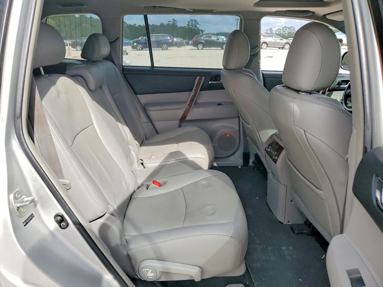 2011 Toyota Highlander Limited Silver vin: 5TDDK3EH2BS077447