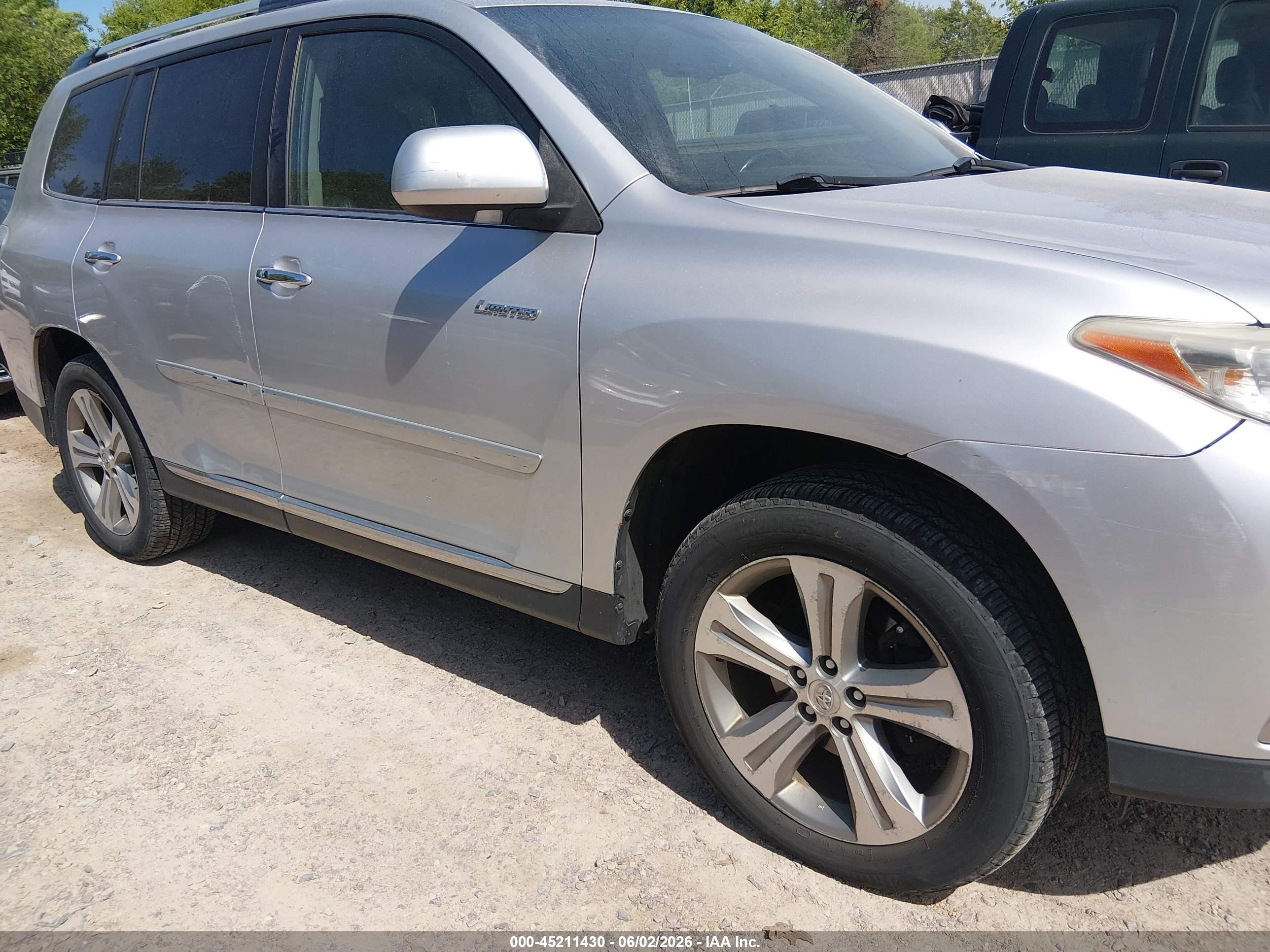 2011 Toyota Highlander Limited V6 Silver vin: 5TDDK3EH2BS083801