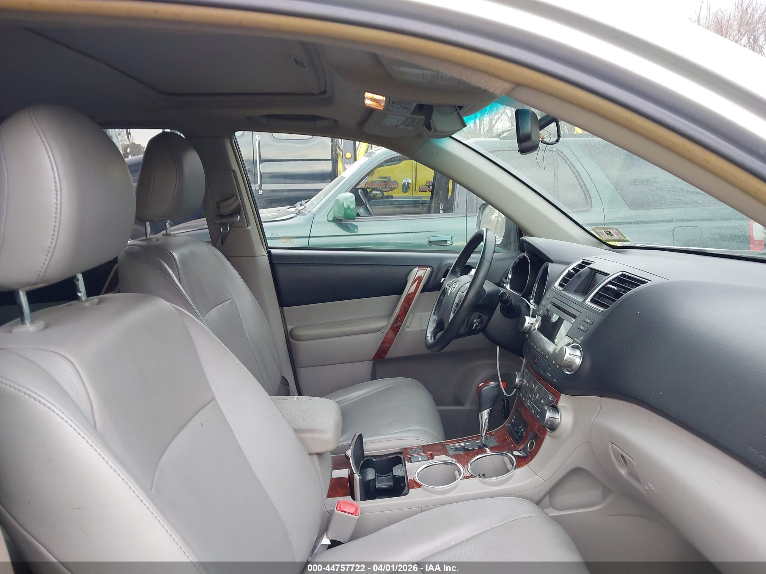 2012 Toyota Highlander Limited V6 Серебряный vin: 5TDDK3EH2CS113185