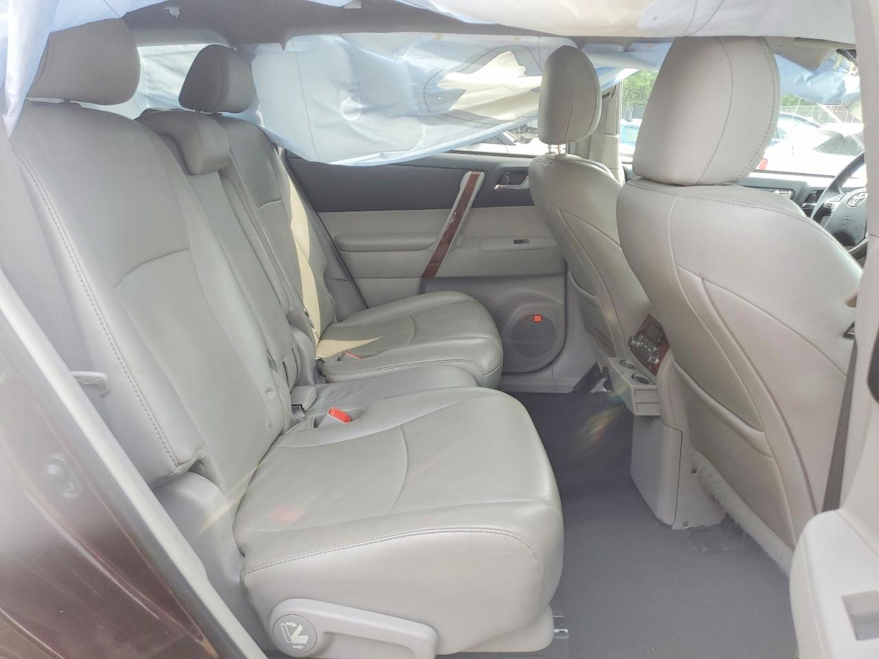 2012 Toyota Highlander Limited Burgundy vin: 5TDDK3EH2CS116846