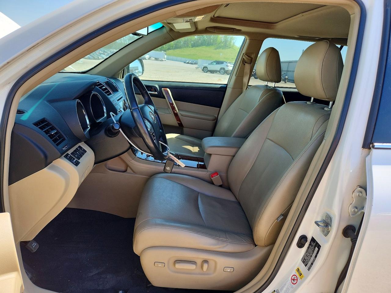 2012 Toyota Highlander Limited White vin: 5TDDK3EH2CS119178