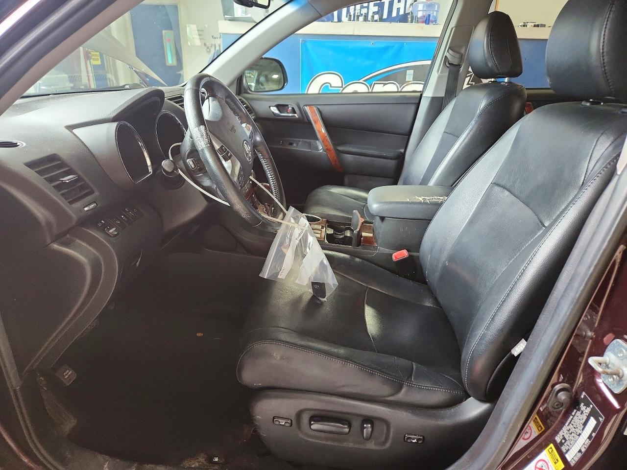 2012 Toyota Highlander Limited Burgundy vin: 5TDDK3EH2CS158904