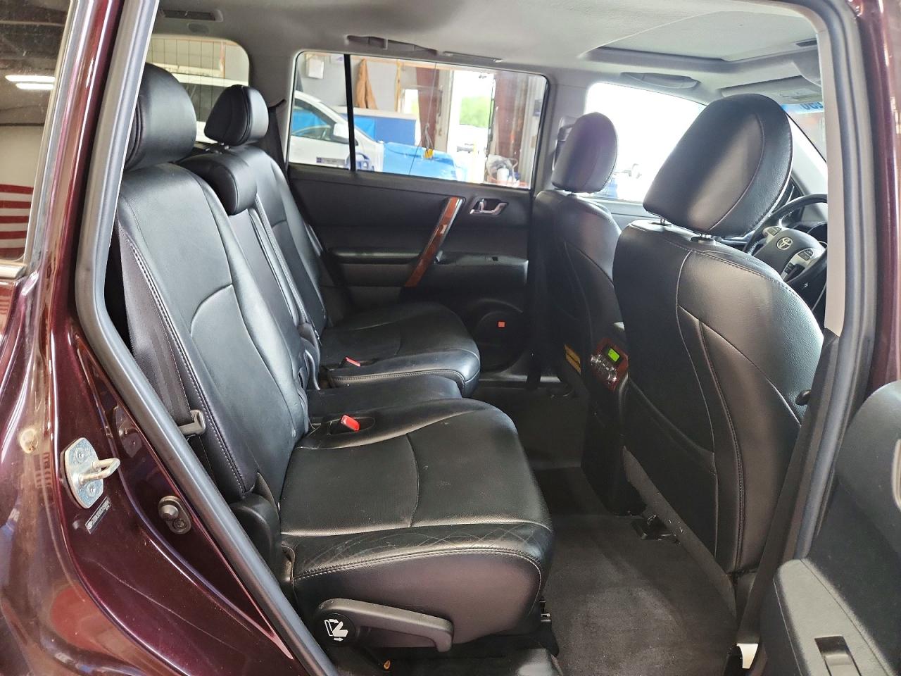 2012 Toyota Highlander Limited Burgundy vin: 5TDDK3EH2CS158904