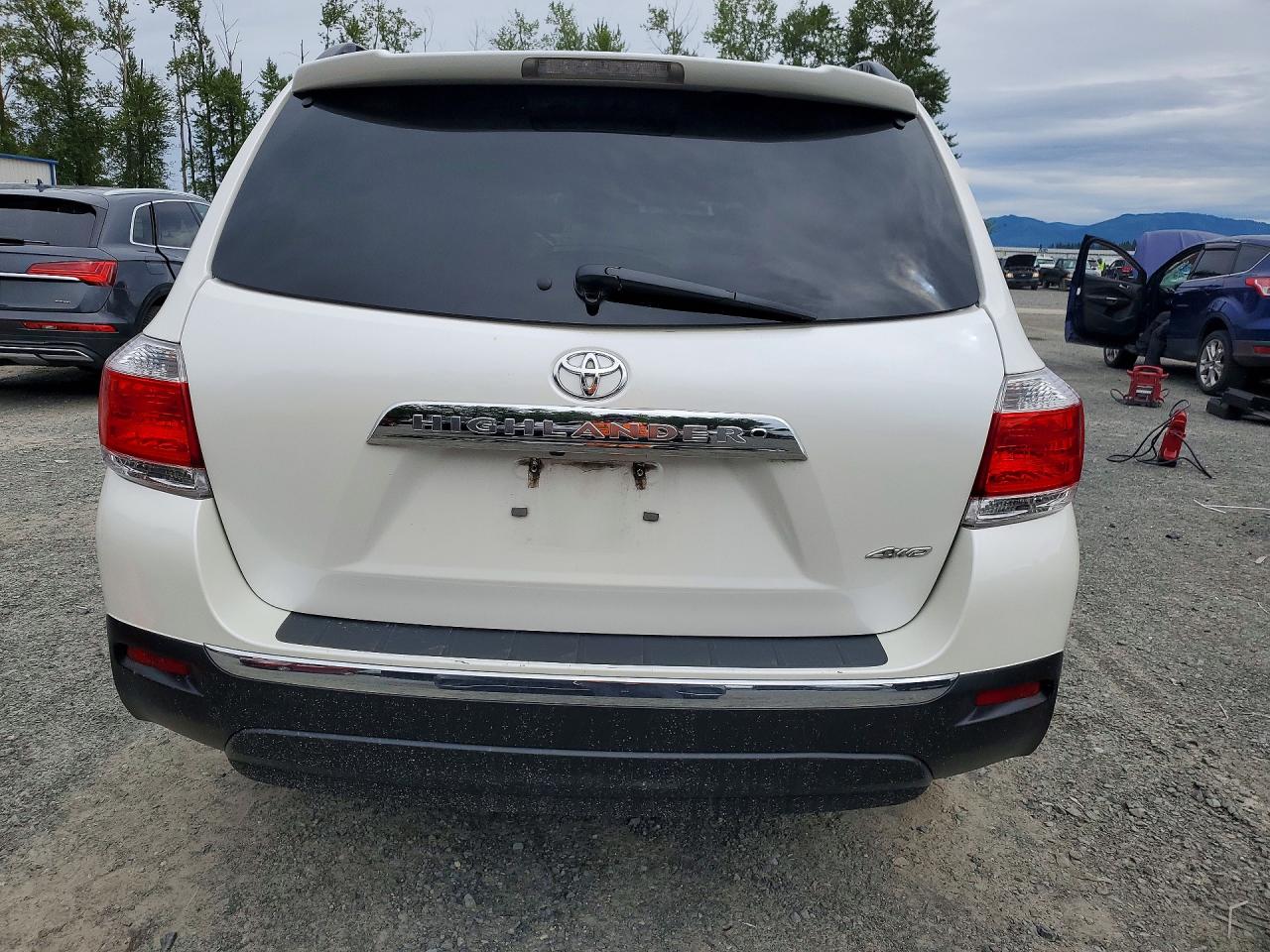 2013 Toyota Highlander Limited White vin: 5TDDK3EH2DS261337