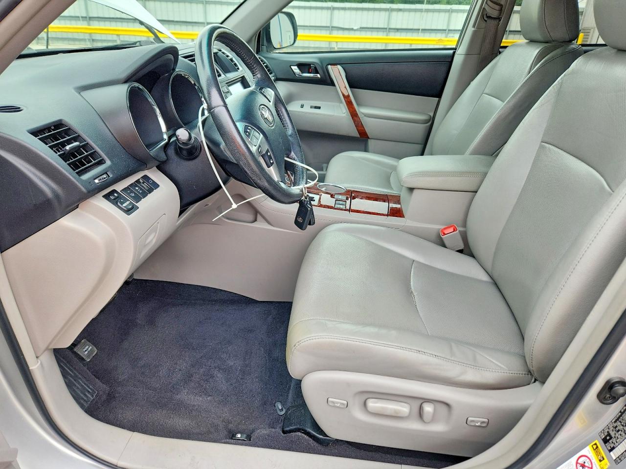 2011 Toyota Highlander Limited Silver vin: 5TDDK3EH3BS092944