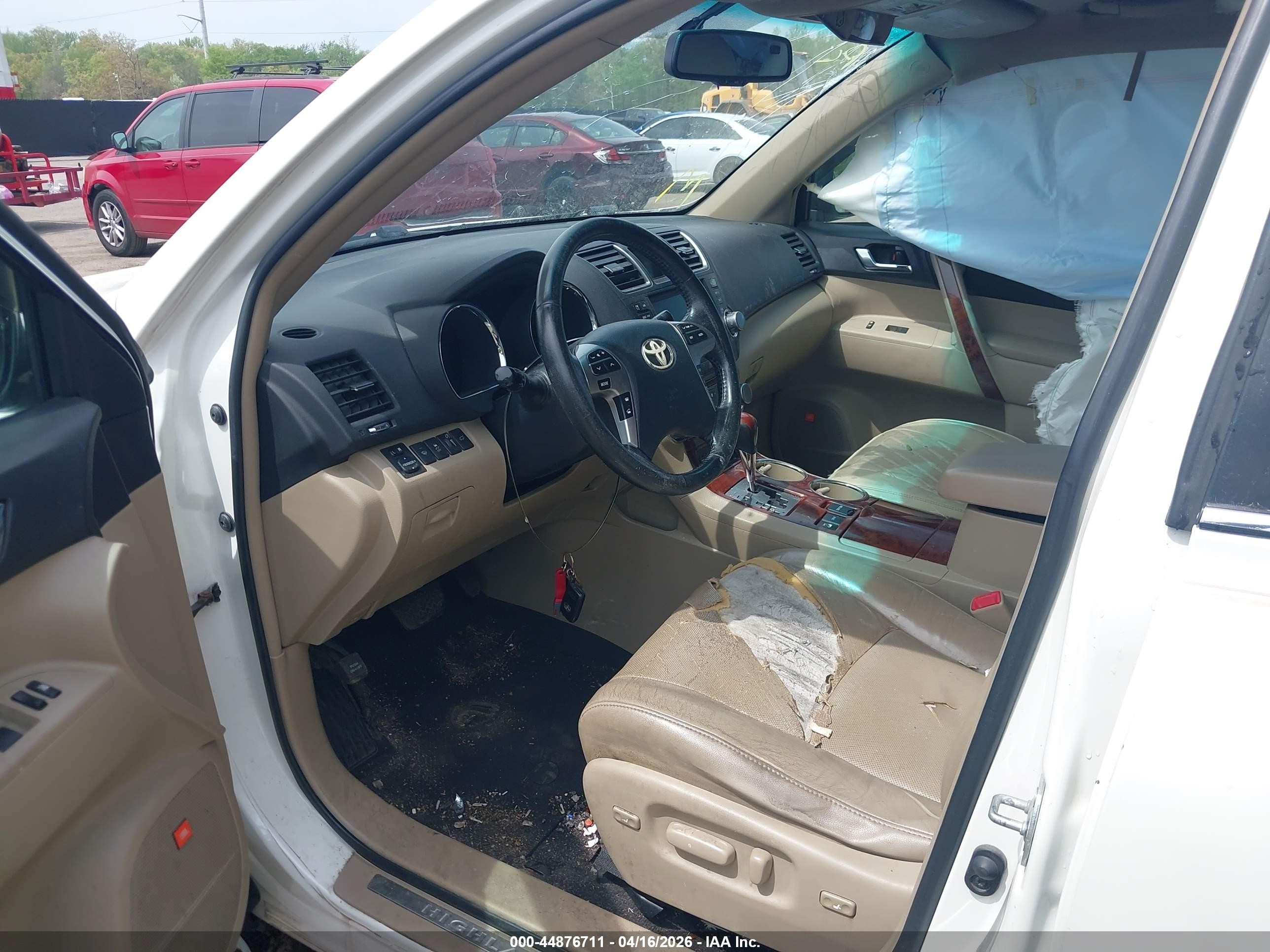 2012 Toyota Highlander Limited V6 White vin: 5TDDK3EH3CS127404