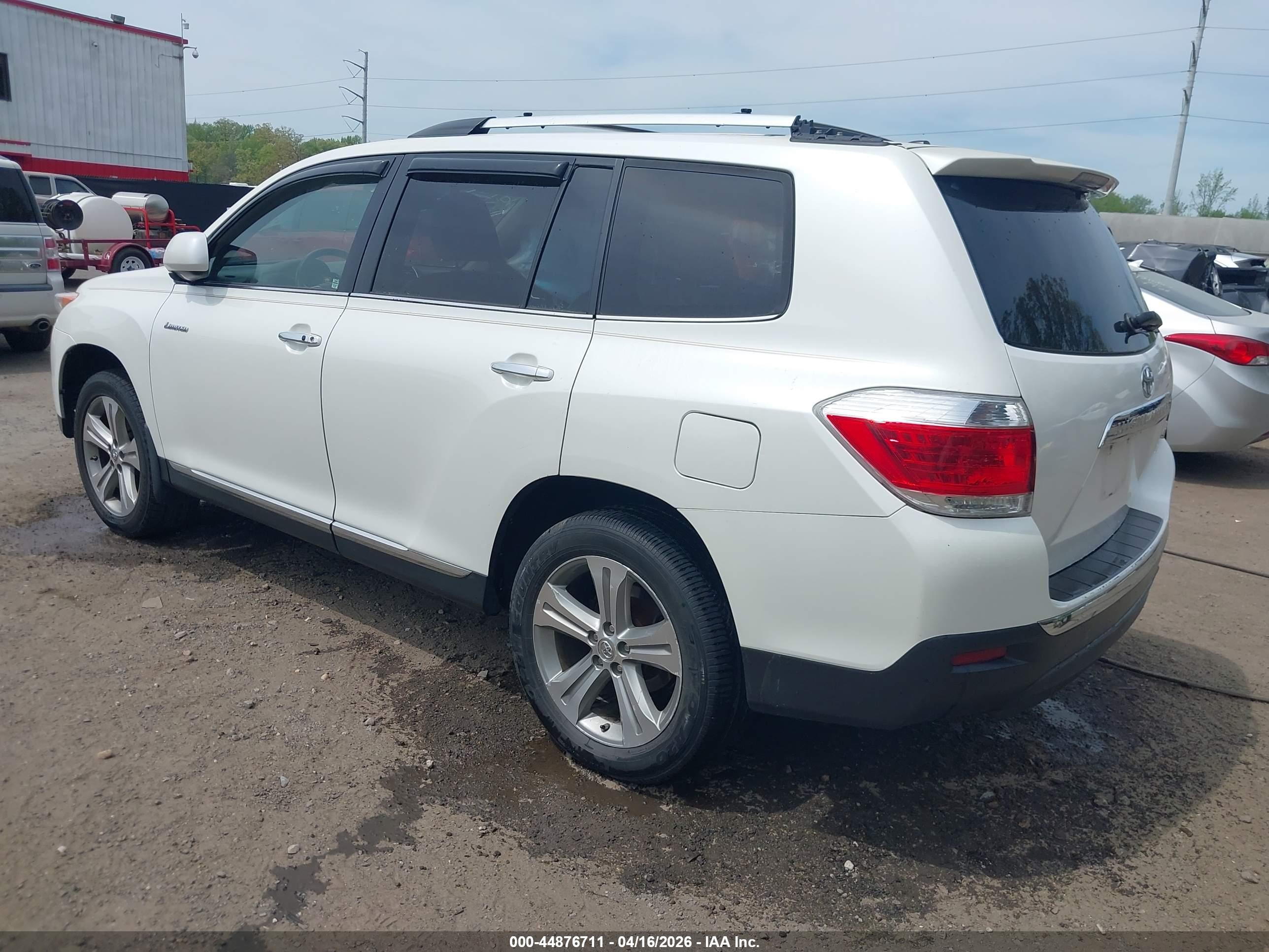 2012 Toyota Highlander Limited V6 White vin: 5TDDK3EH3CS127404