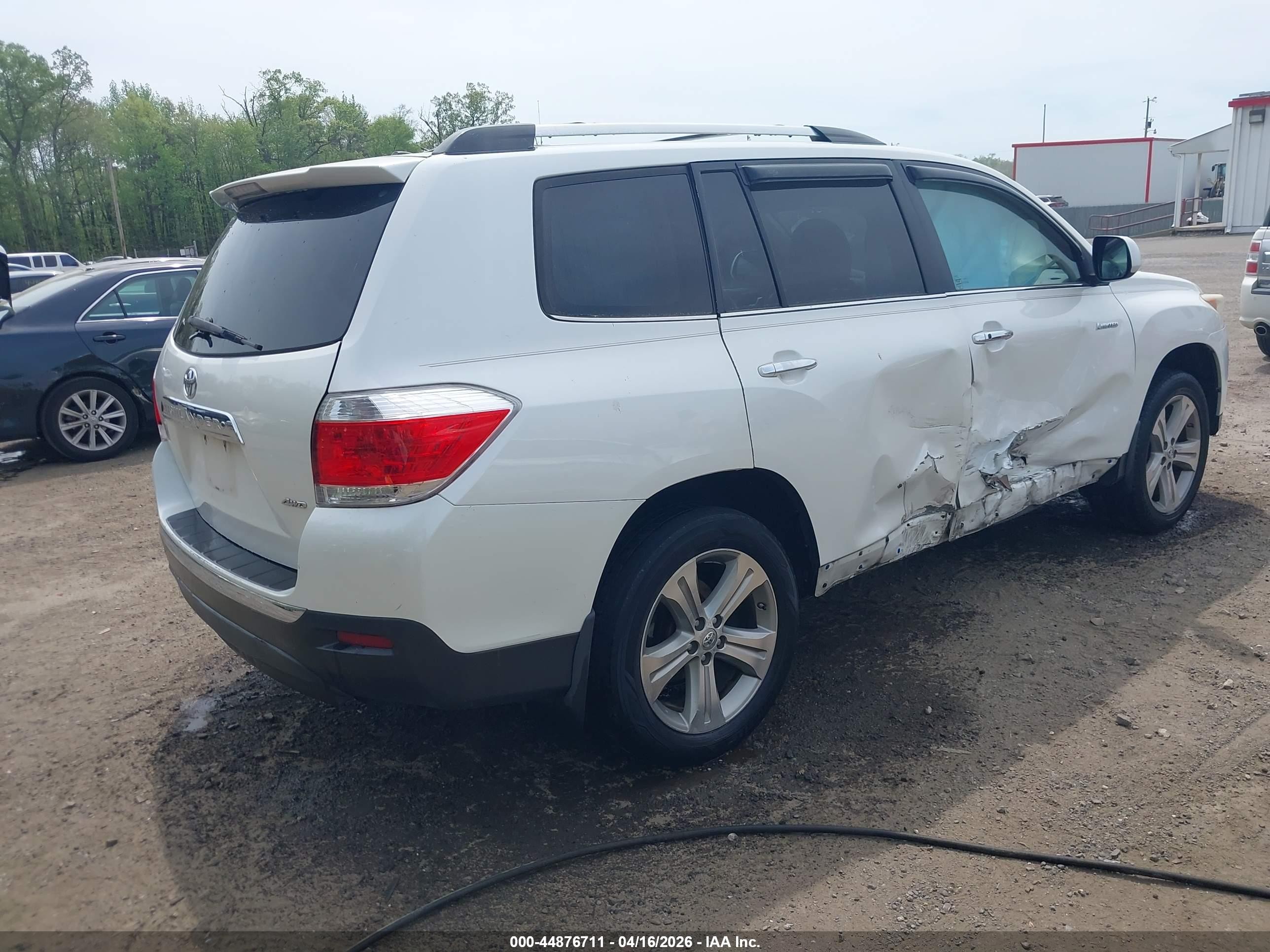 2012 Toyota Highlander Limited V6 White vin: 5TDDK3EH3CS127404