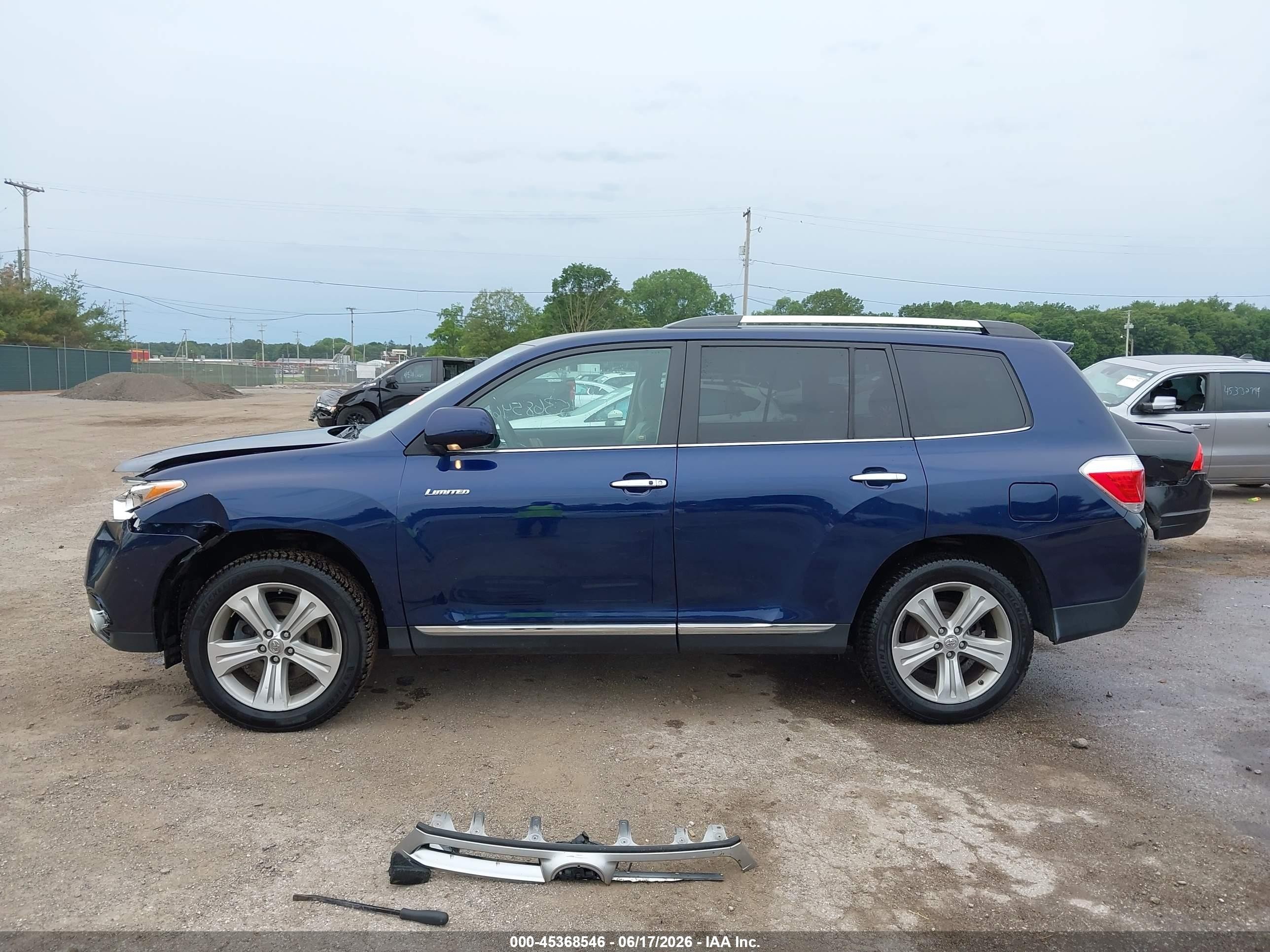 2013 Toyota Highlander Limited V6 Blue vin: 5TDDK3EH3DS227763