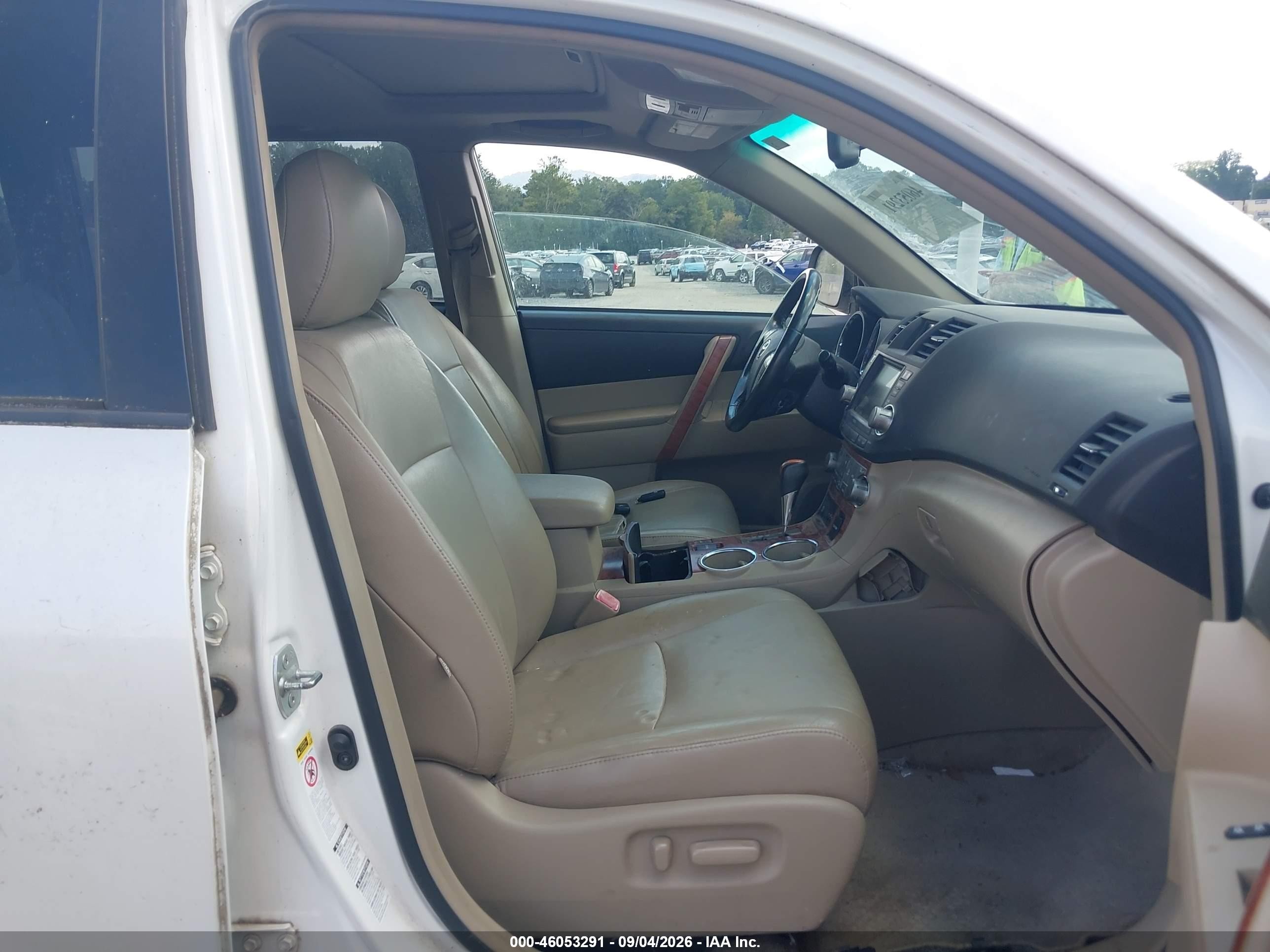2010 Toyota Highlander Limited V6 White vin: 5TDDK3EH4AS004644