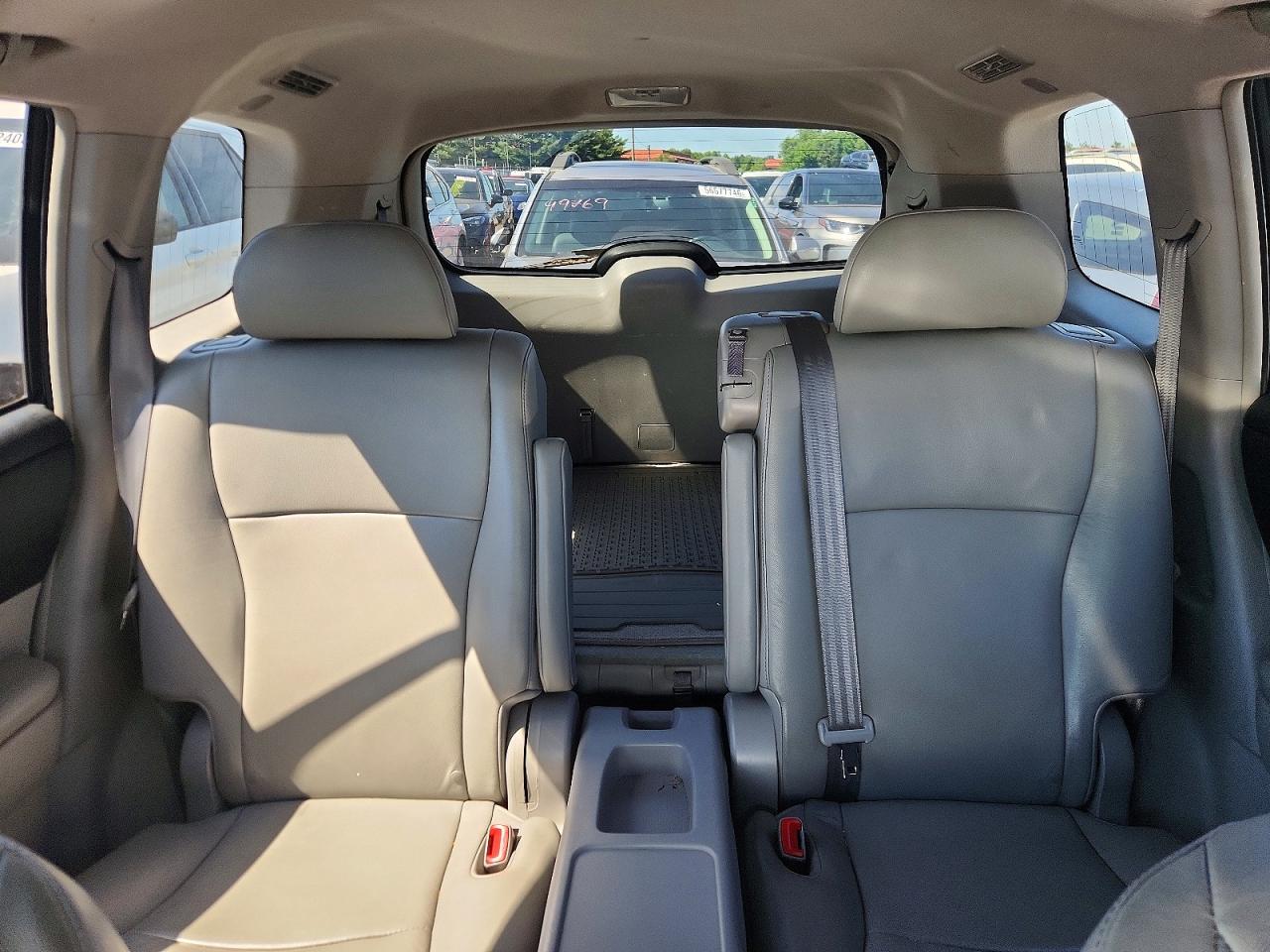 2010 Toyota Highlander Limited Silver vin: 5TDDK3EH4AS022531