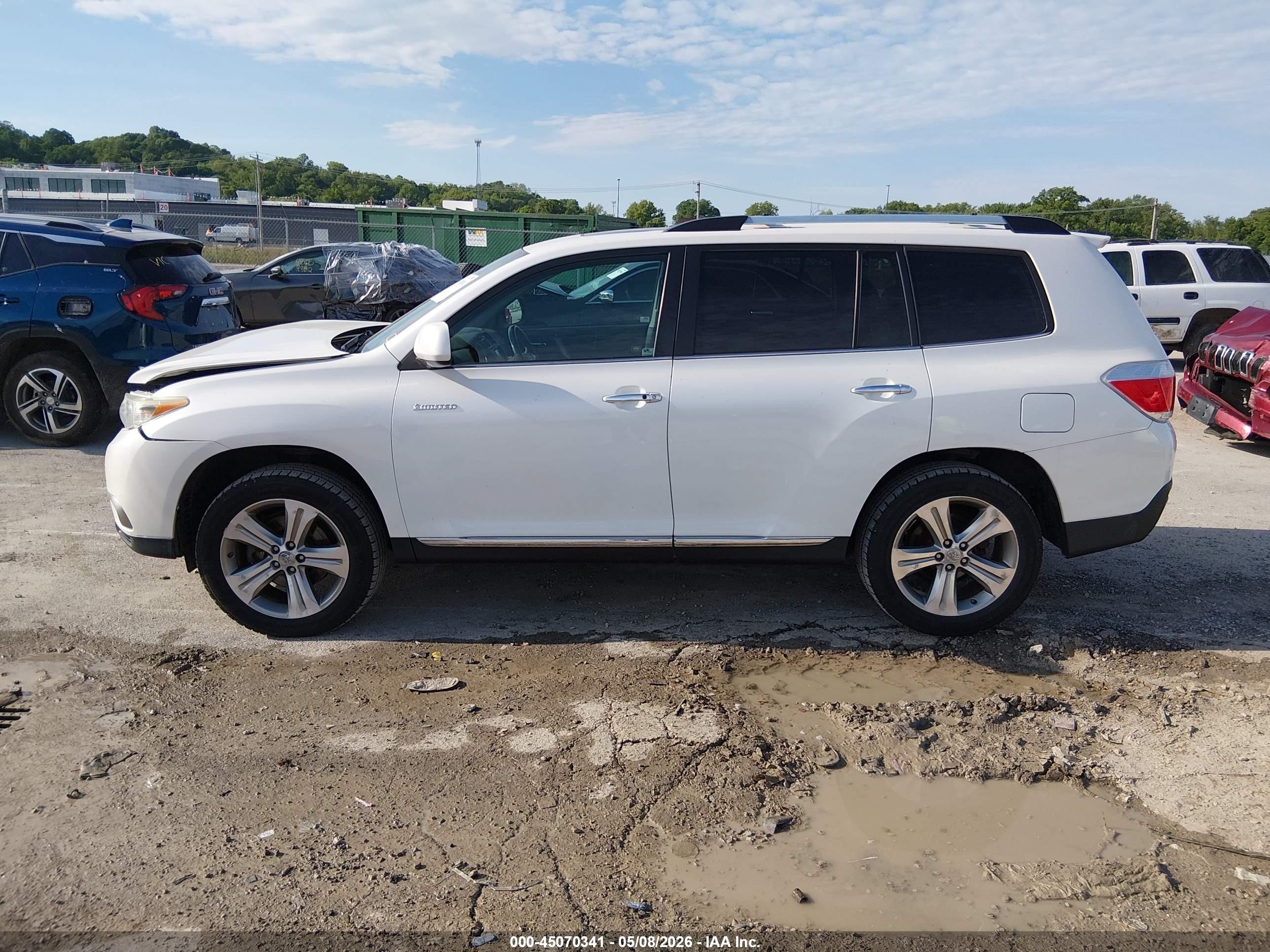 2011 Toyota Highlander Limited V6 White vin: 5TDDK3EH4BS075442
