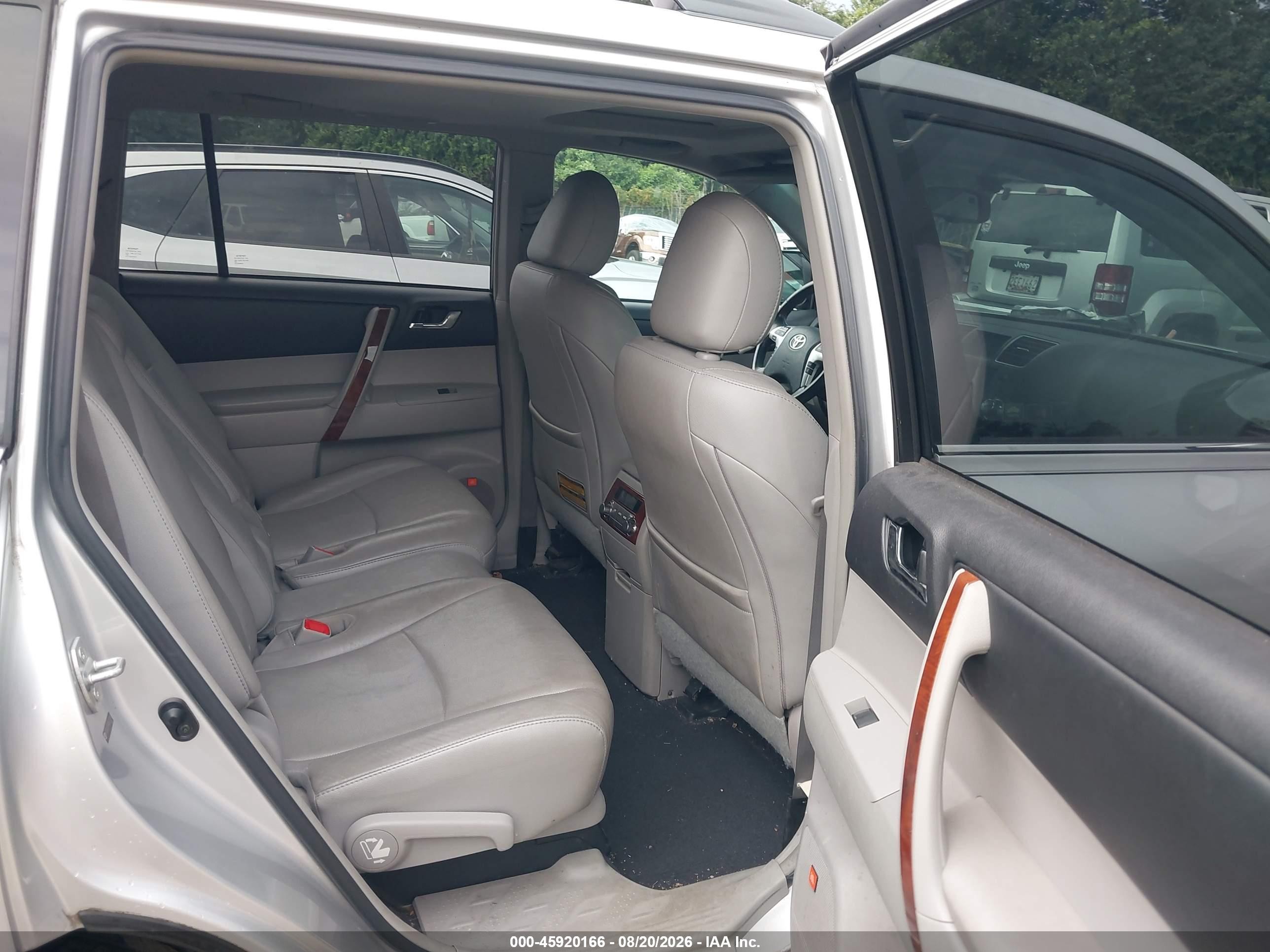 2011 Toyota Highlander Limited V6 Серебряный vin: 5TDDK3EH4BS078910