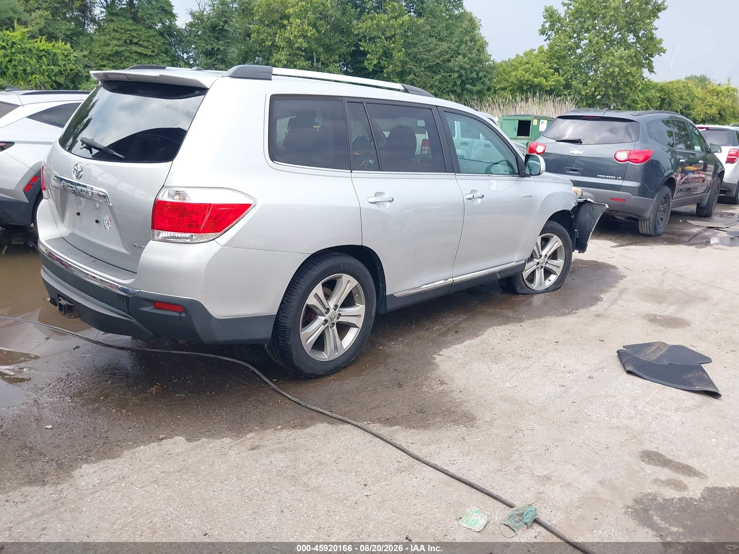 2011 Toyota Highlander Limited V6 Серебряный vin: 5TDDK3EH4BS078910