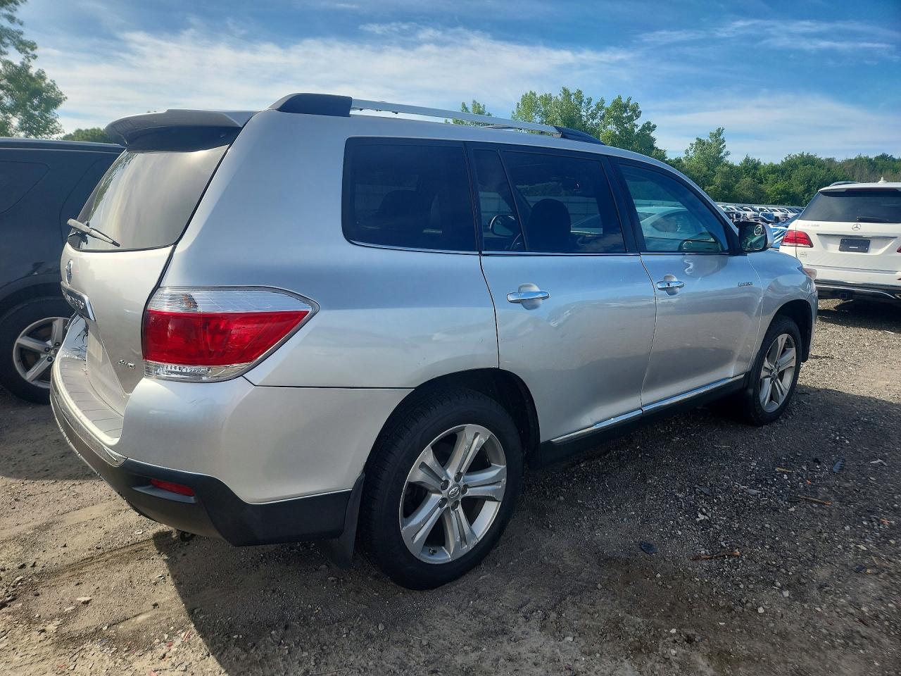 2012 Toyota Highlander Limited Silver vin: 5TDDK3EH4CS137407