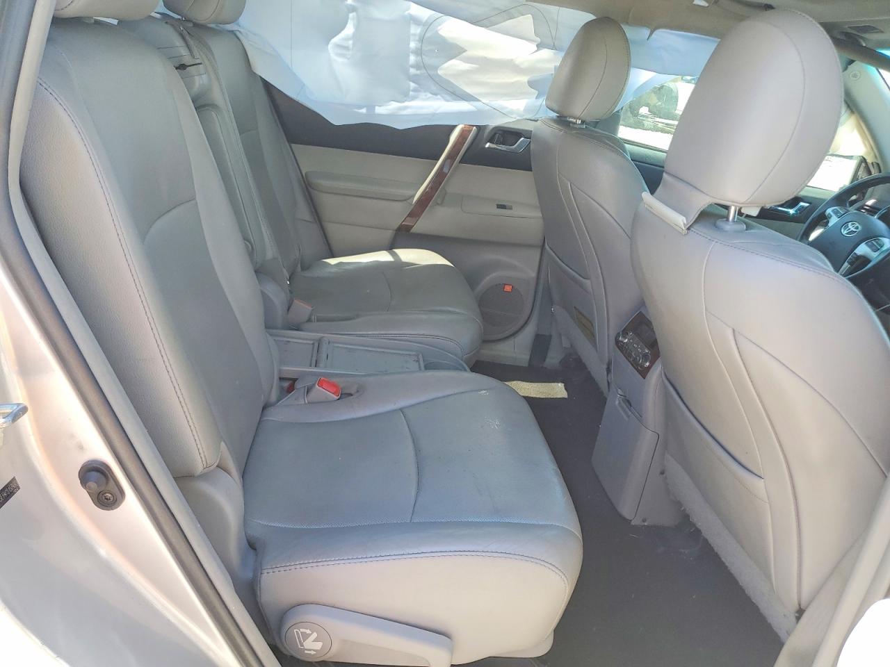2012 Toyota Highlander Limited Silver vin: 5TDDK3EH4CS157480