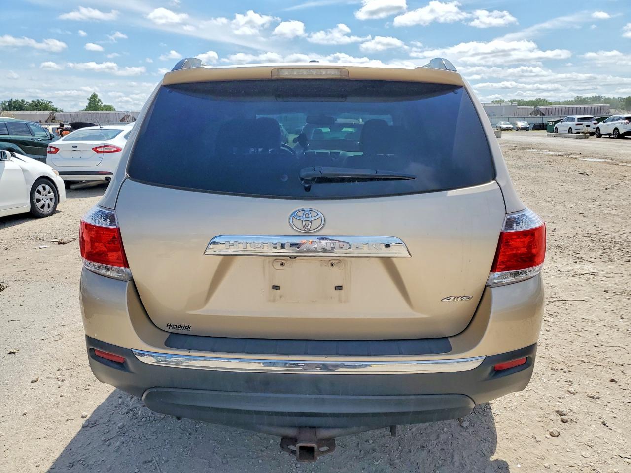 2012 Toyota Highlander Limited Золотой vin: 5TDDK3EH4CS170259