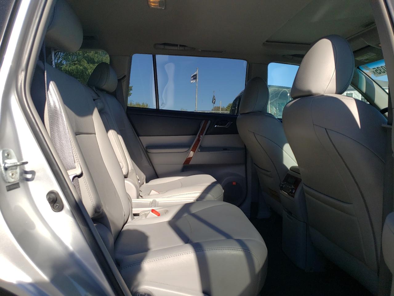 2013 Toyota Highlander Limited Silver vin: 5TDDK3EH4DS243115