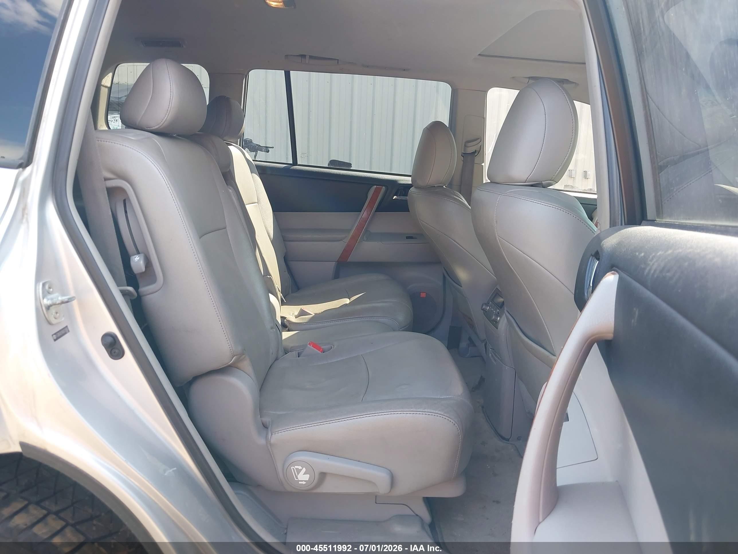 2010 Toyota Highlander Limited V6 Silver vin: 5TDDK3EH5AS019363