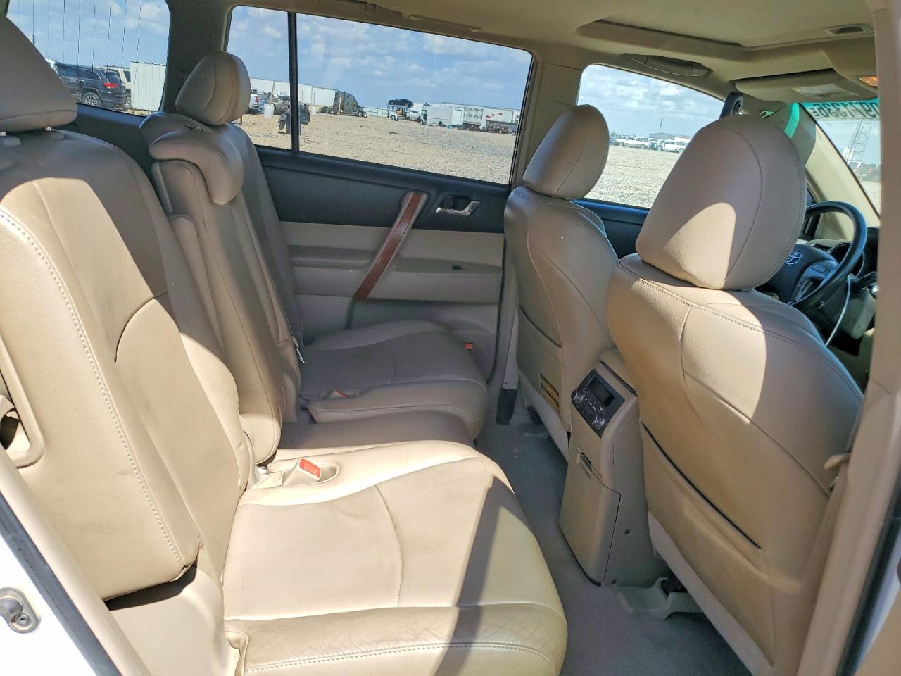2010 Toyota Highlander Limited White vin: 5TDDK3EH5AS032064