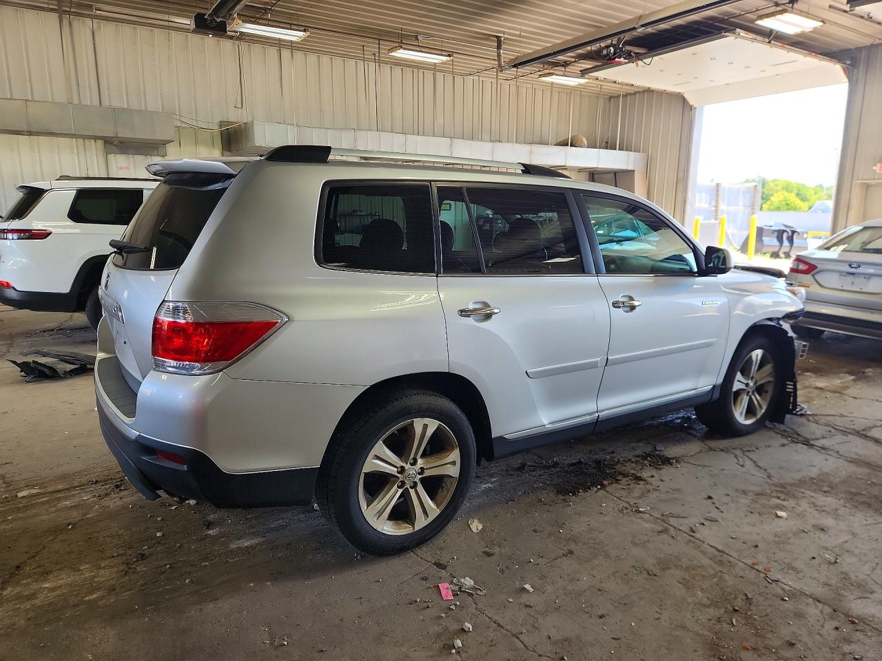 2011 Toyota Highlander Limited Silver vin: 5TDDK3EH5BS091164
