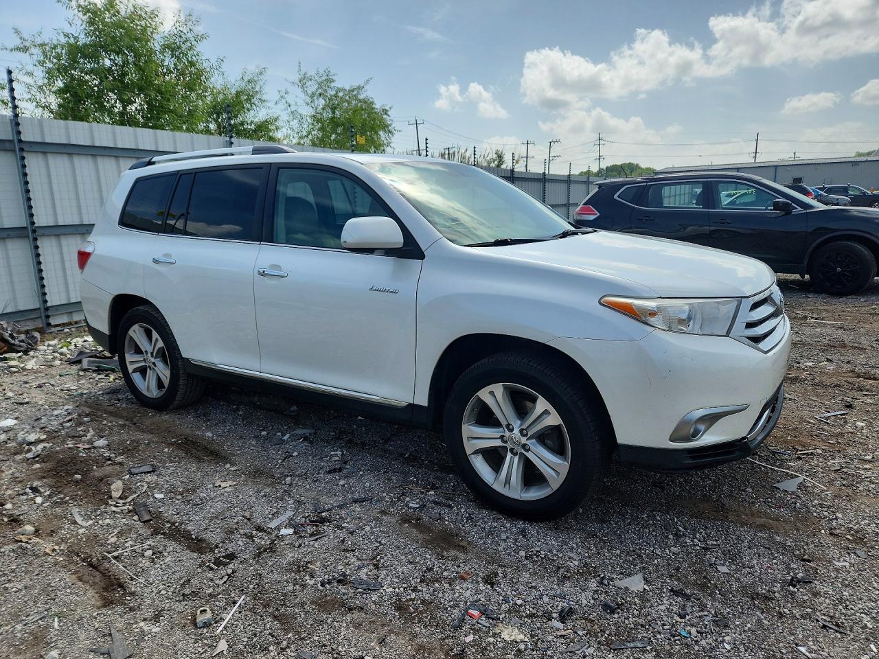 2013 Toyota Highlander Limited White vin: 5TDDK3EH5DS226002