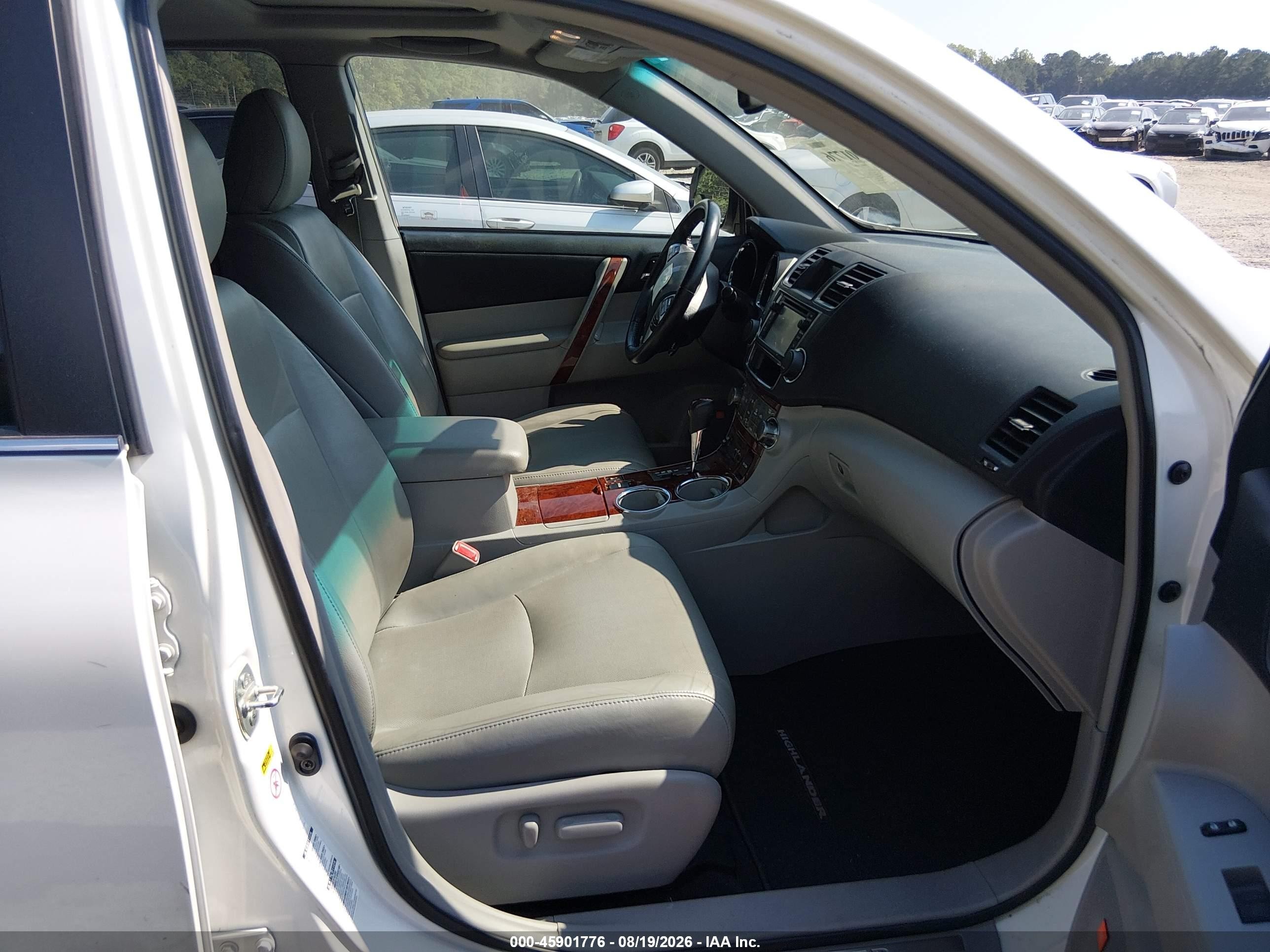 2013 Toyota Highlander Limited V6 White vin: 5TDDK3EH5DS252986