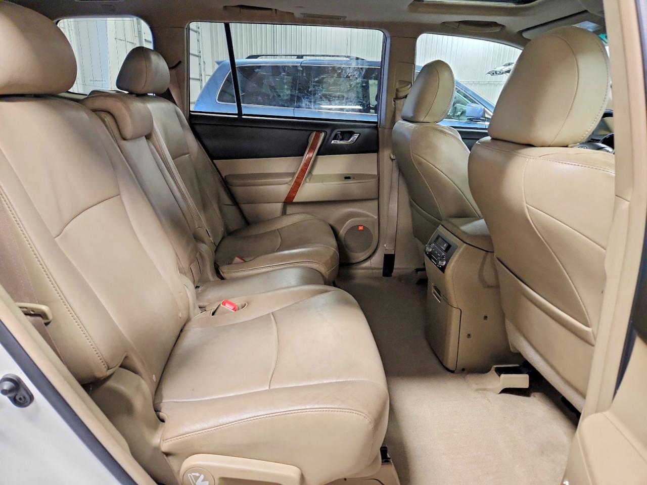 2010 Toyota Highlander Limited White vin: 5TDDK3EH6AS022997