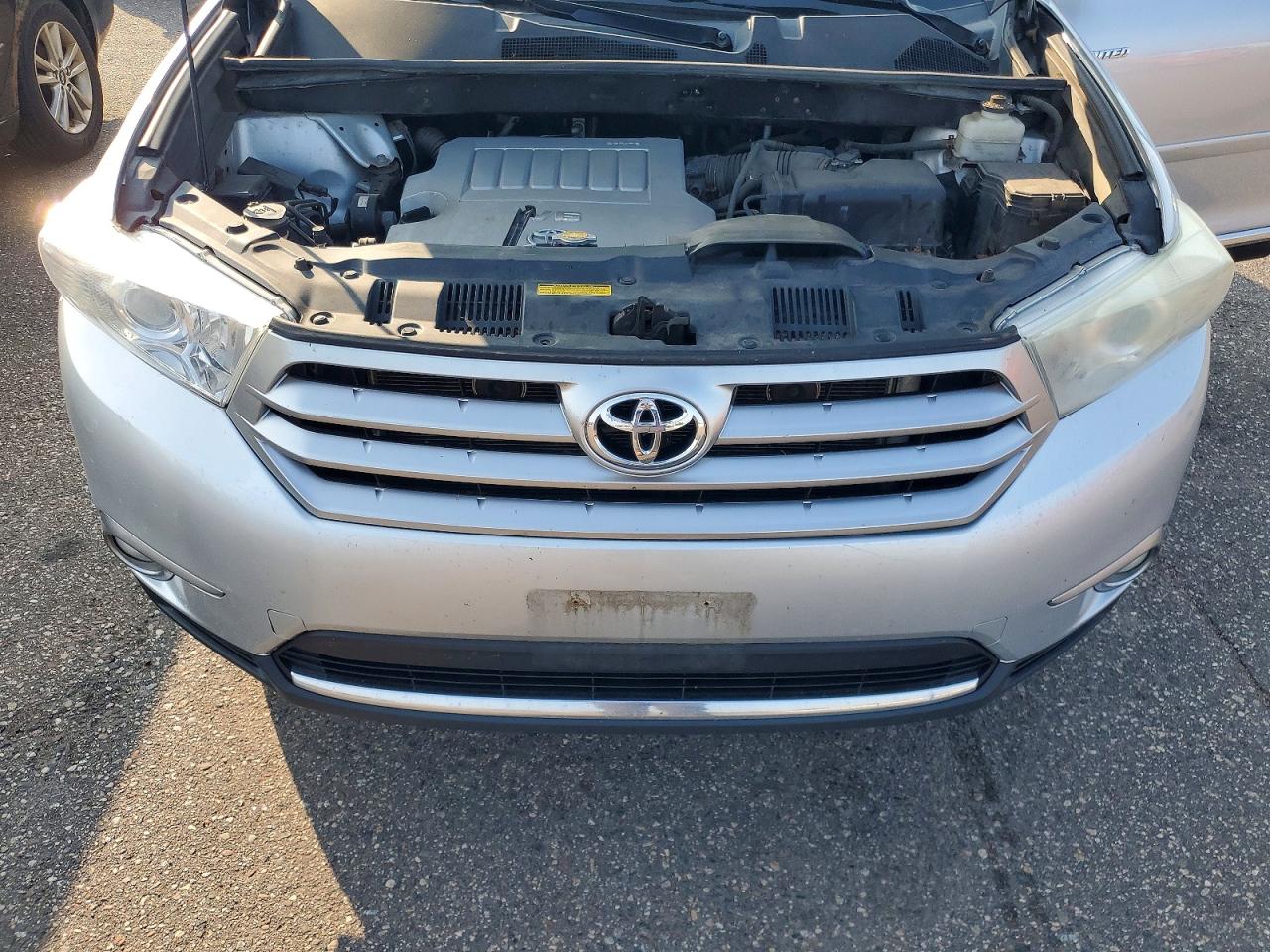 2011 Toyota Highlander Limited Silver vin: 5TDDK3EH7BS051197