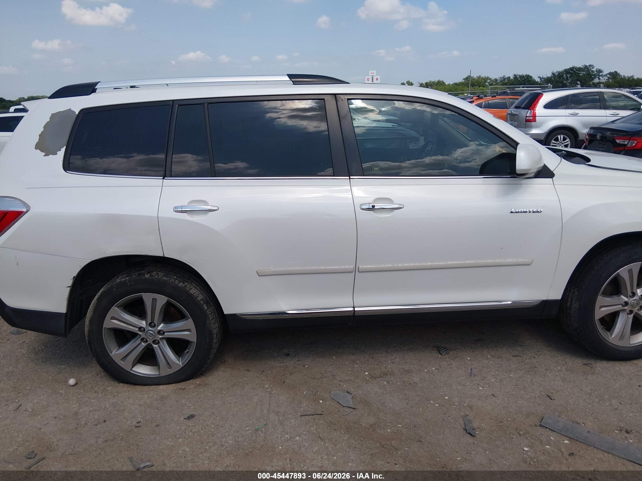 2011 Toyota Highlander Limited V6 White vin: 5TDDK3EH7BS068792