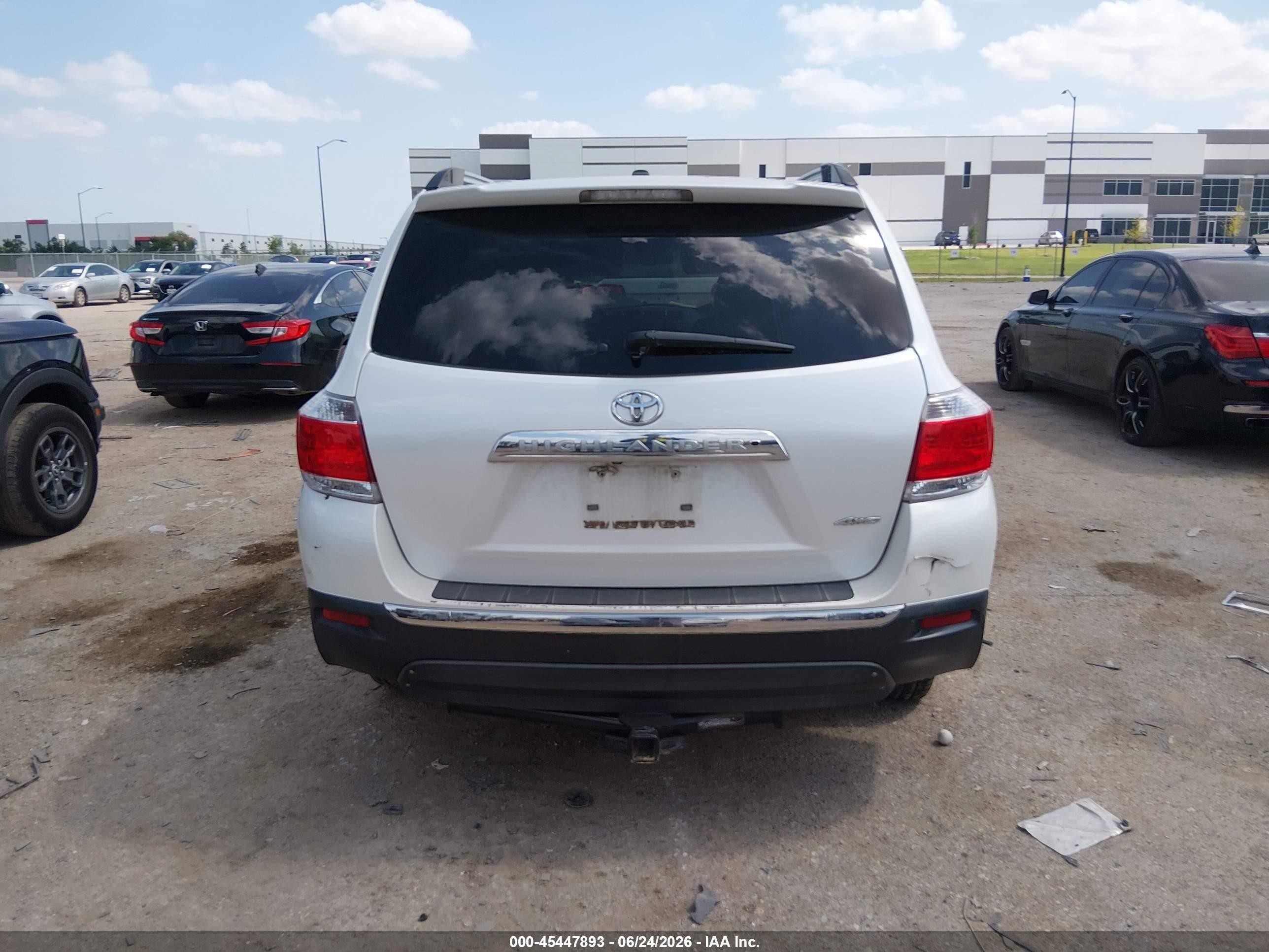 2011 Toyota Highlander Limited V6 White vin: 5TDDK3EH7BS068792