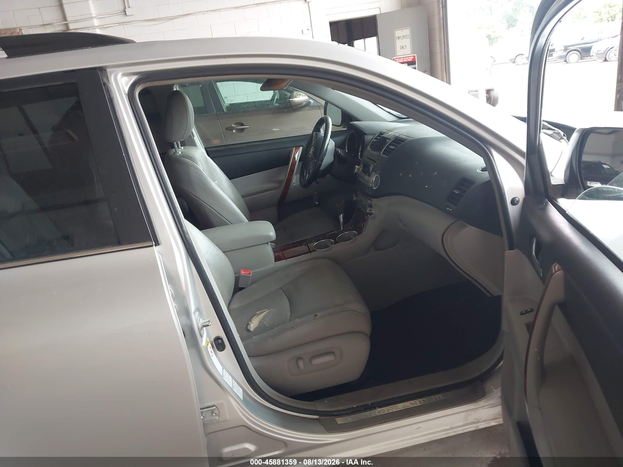 2011 Toyota Highlander Limited V6 Silver vin: 5TDDK3EH7BS072437