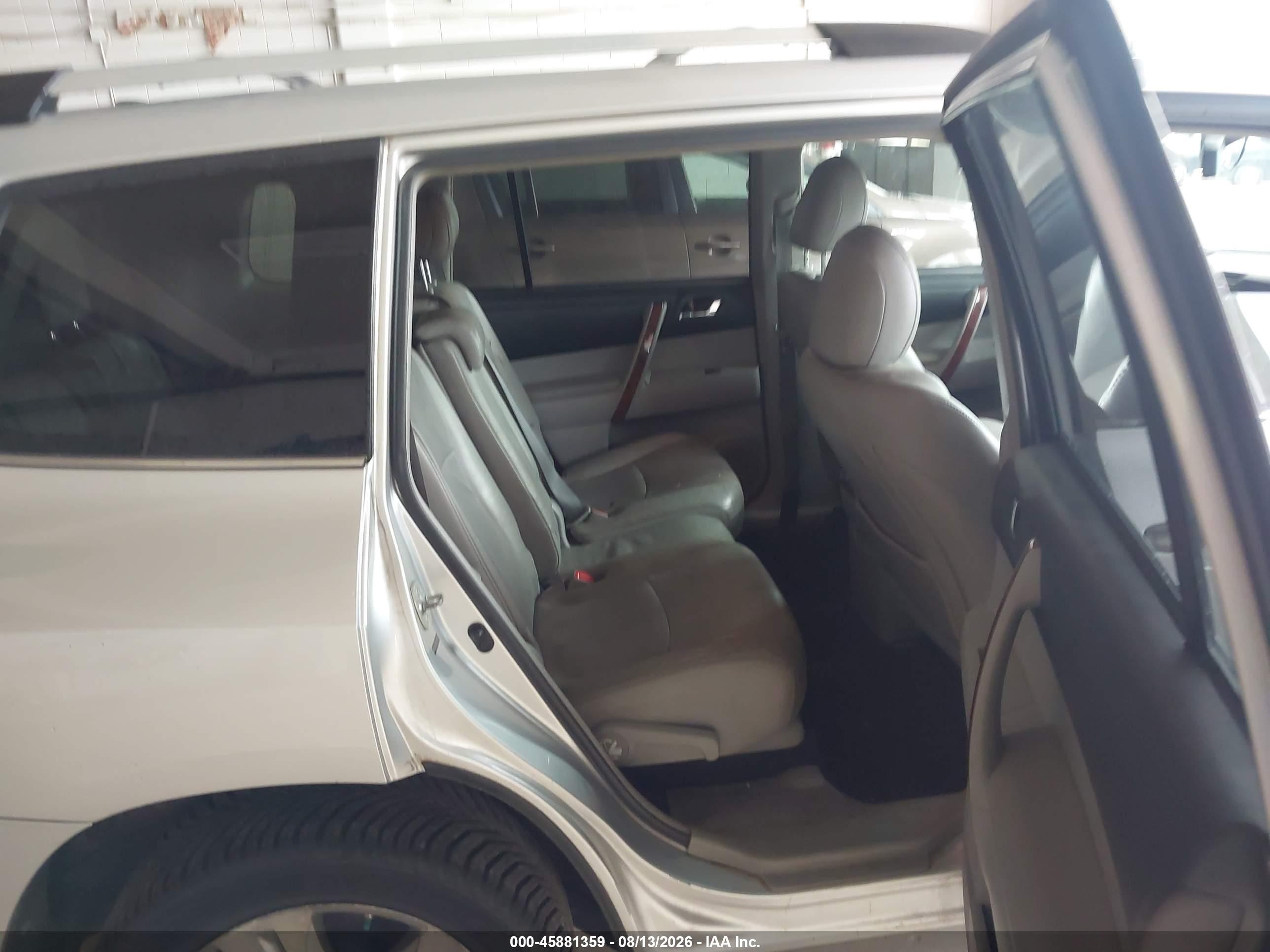 2011 Toyota Highlander Limited V6 Silver vin: 5TDDK3EH7BS072437