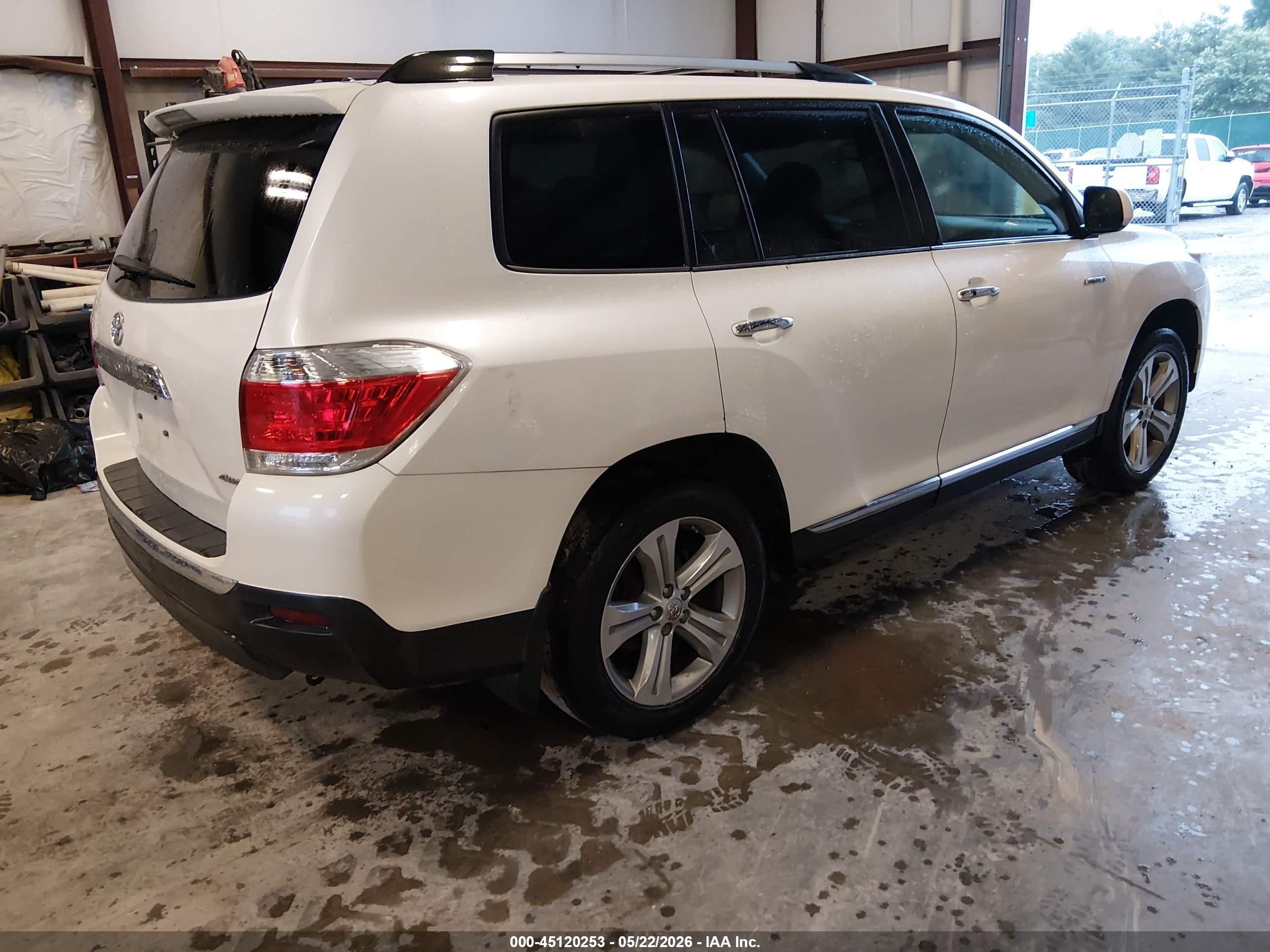 2013 Toyota Highlander Limited V6 White vin: 5TDDK3EH7DS219990