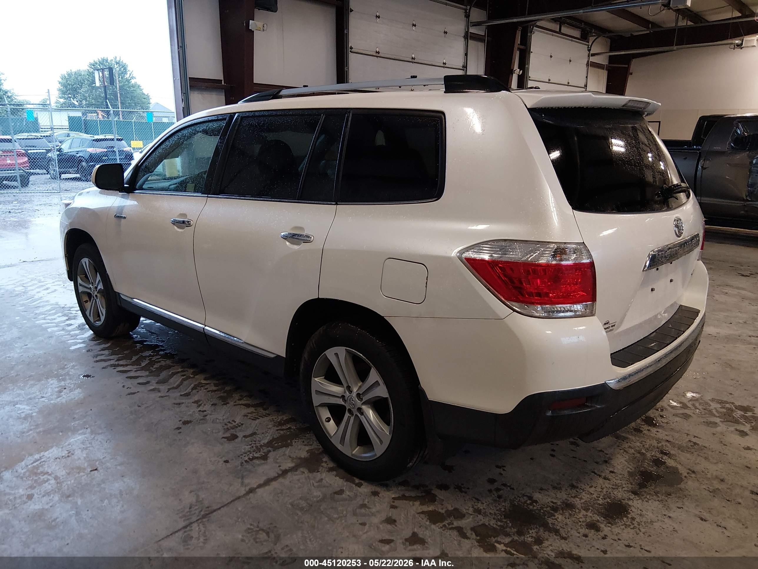 2013 Toyota Highlander Limited V6 White vin: 5TDDK3EH7DS219990