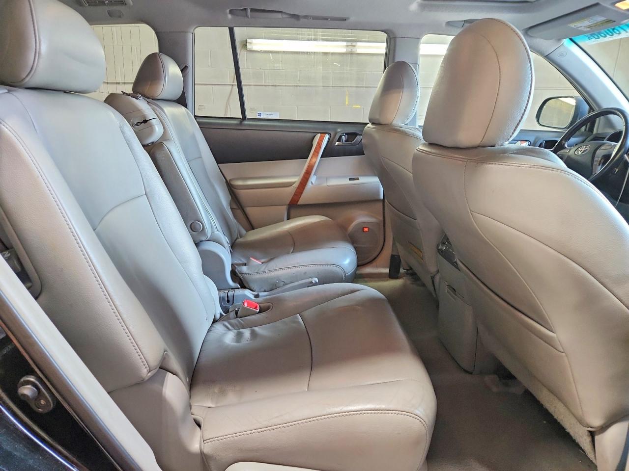 2010 Toyota Highlander Limited Black vin: 5TDDK3EH8AS025562