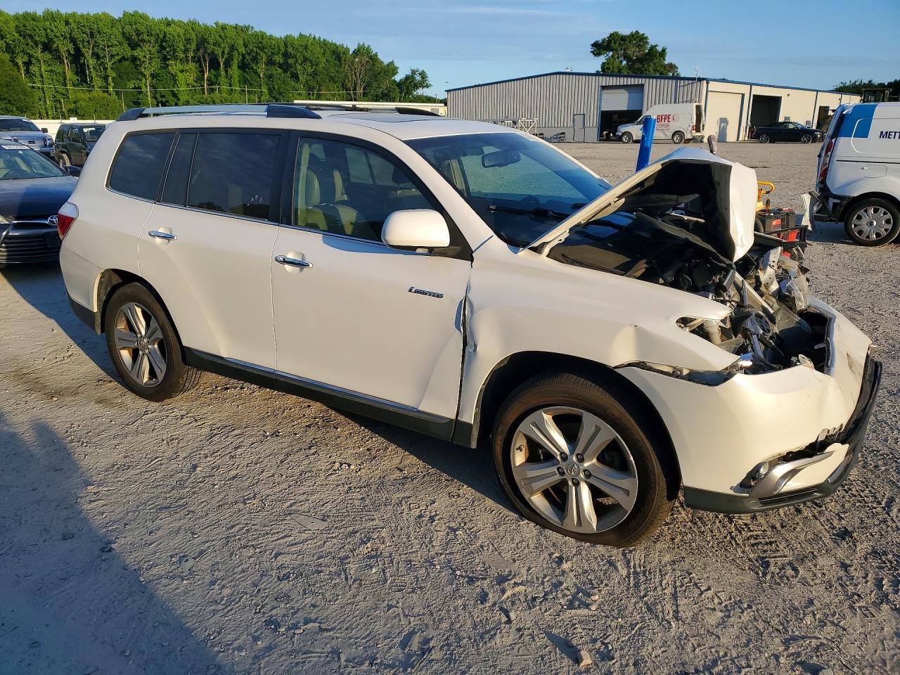 2013 Toyota Highlander White vin: 5TDDK3EH8DS269989