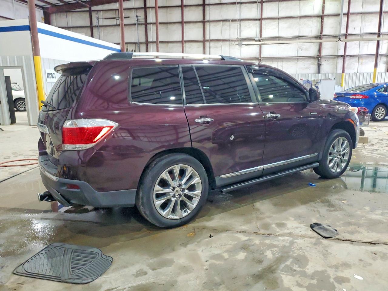 2011 Toyota Highlander Limited Burgundy vin: 5TDDK3EH9BS047653