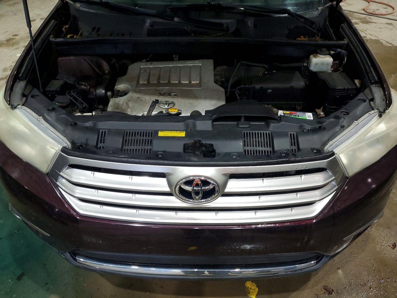 2011 Toyota Highlander Limited Burgundy vin: 5TDDK3EH9BS047653