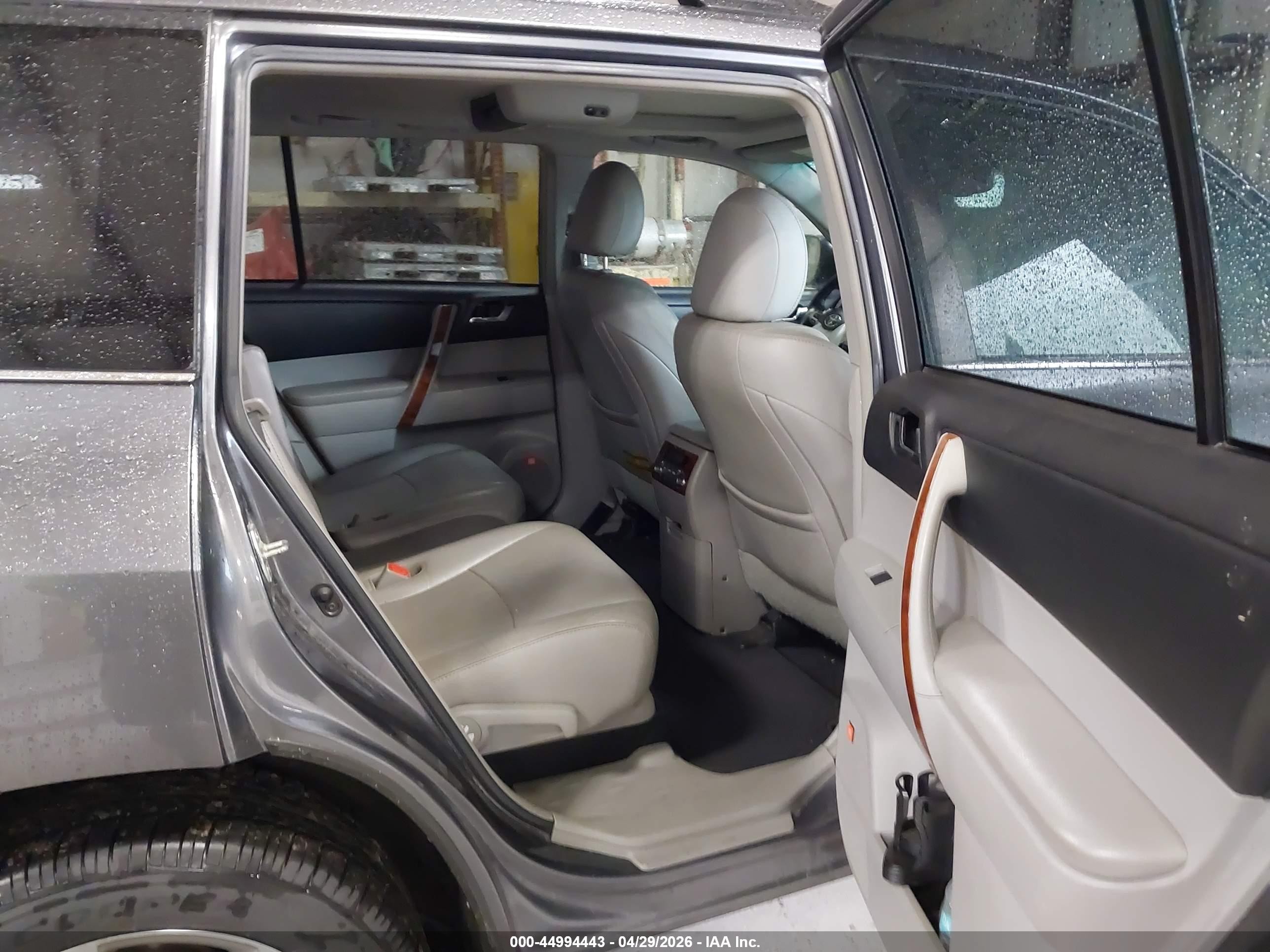 2011 Toyota Highlander Limited V6 Gray vin: 5TDDK3EH9BS090132