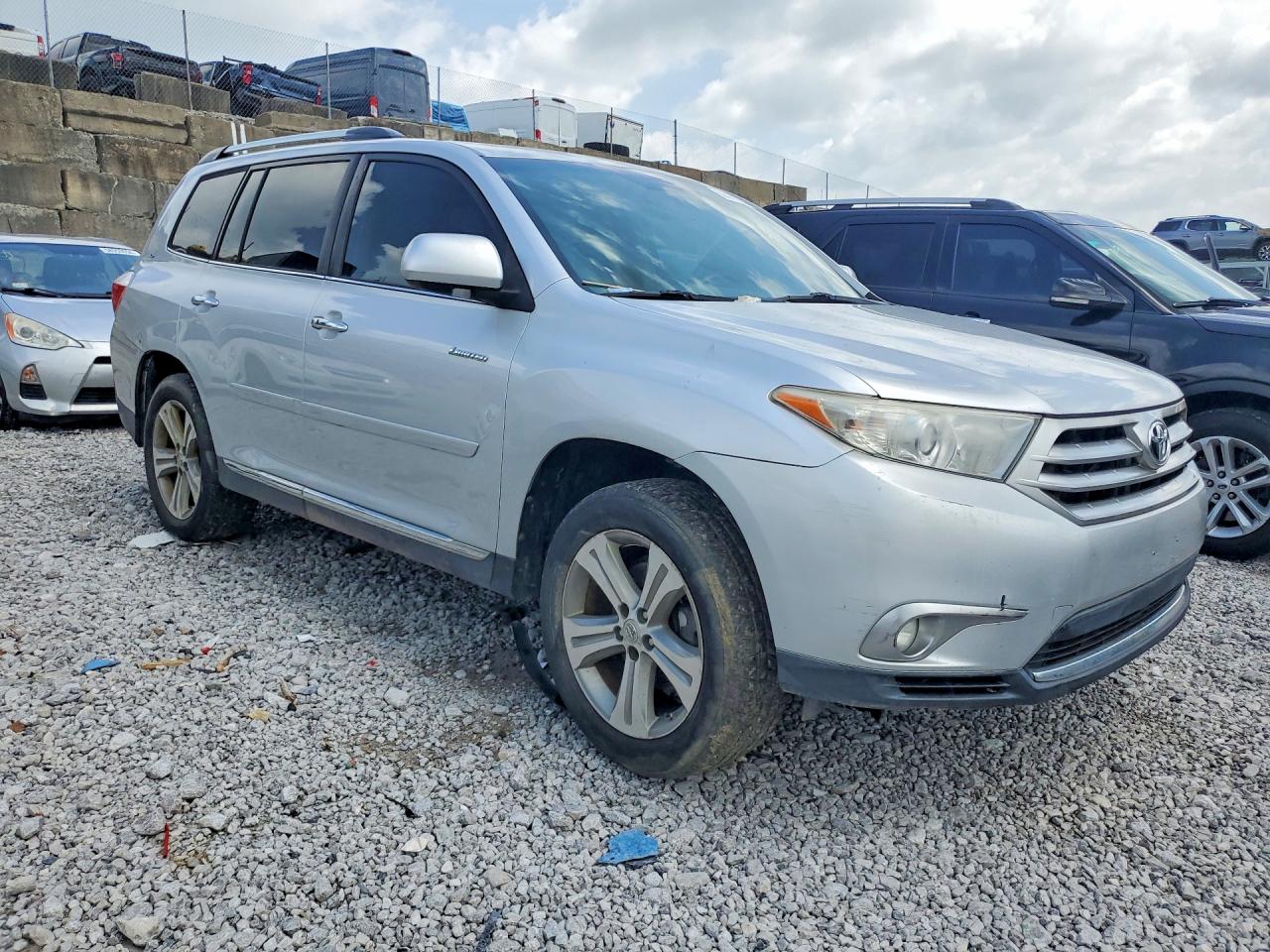 2012 Toyota Highlander Limited Silver vin: 5TDDK3EH9CS099379