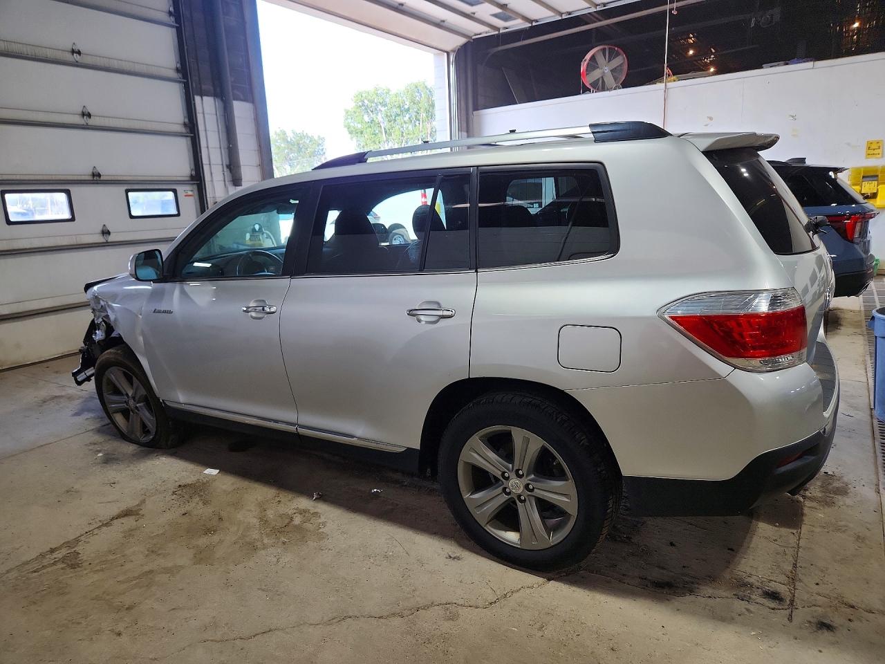 2012 Toyota Highlander Limited Silver vin: 5TDDK3EH9CS099530