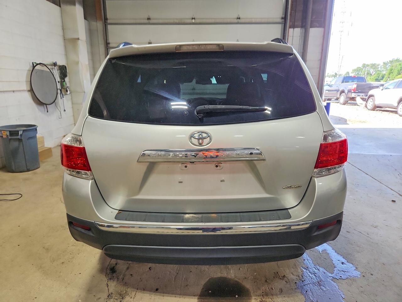 2012 Toyota Highlander Limited Silver vin: 5TDDK3EH9CS099530