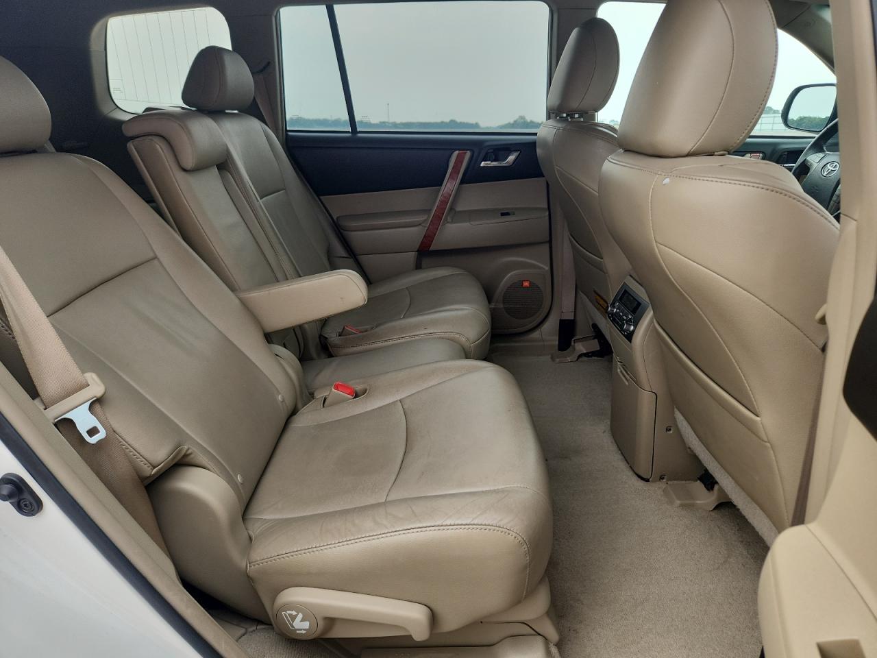 2010 Toyota Highlander Limited White vin: 5TDDK3EHXAS012294