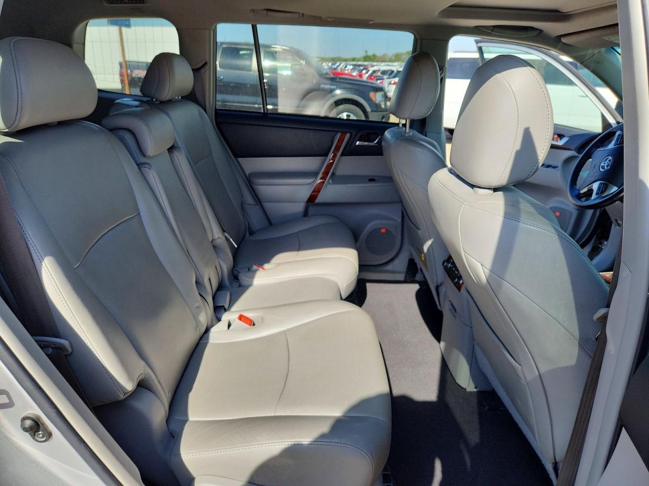 2012 Toyota Highlander Limited Silver vin: 5TDDK3EHXCS167902