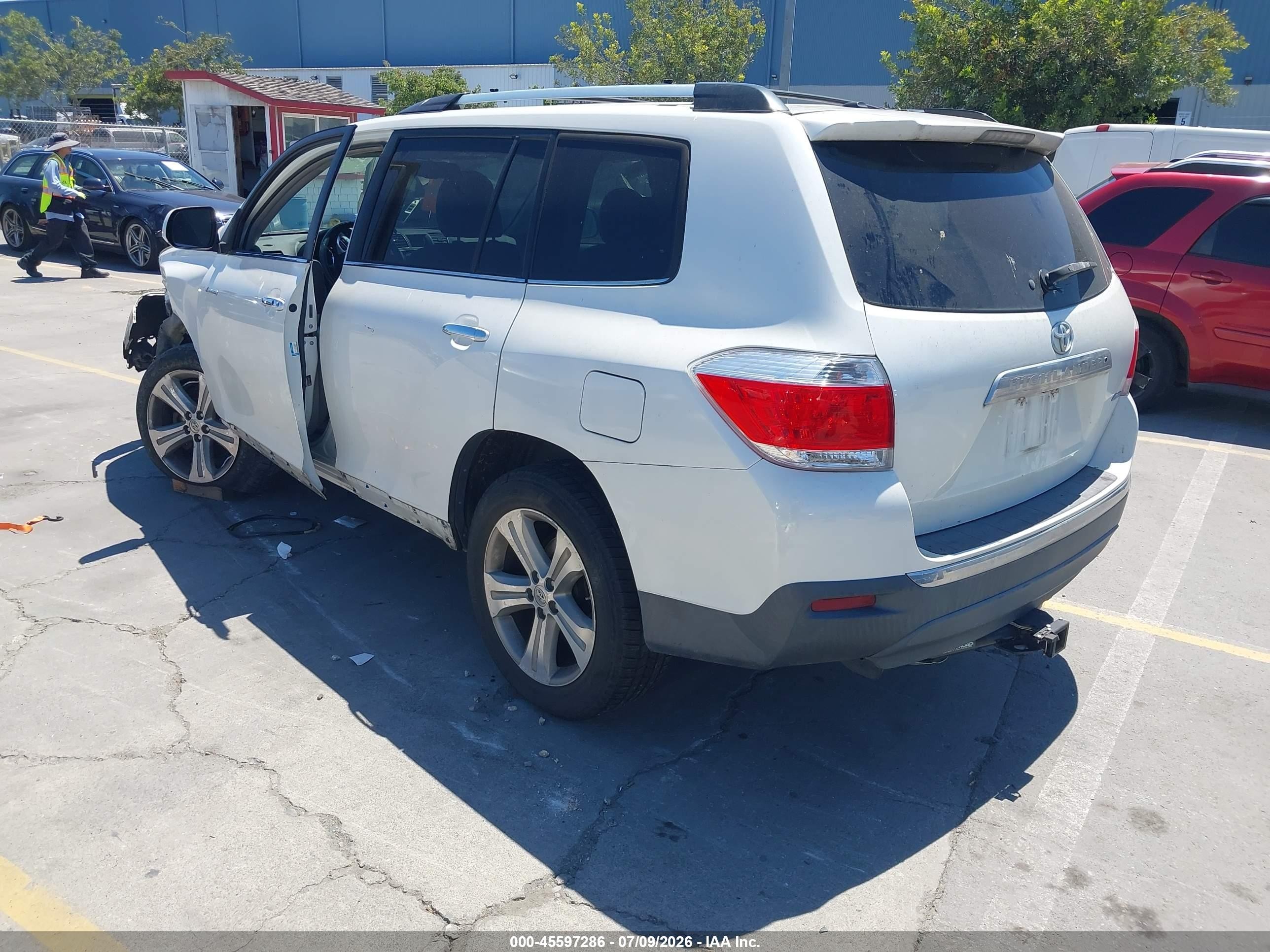 2013 Toyota Highlander Limited V6 White vin: 5TDDK3EHXDS177606