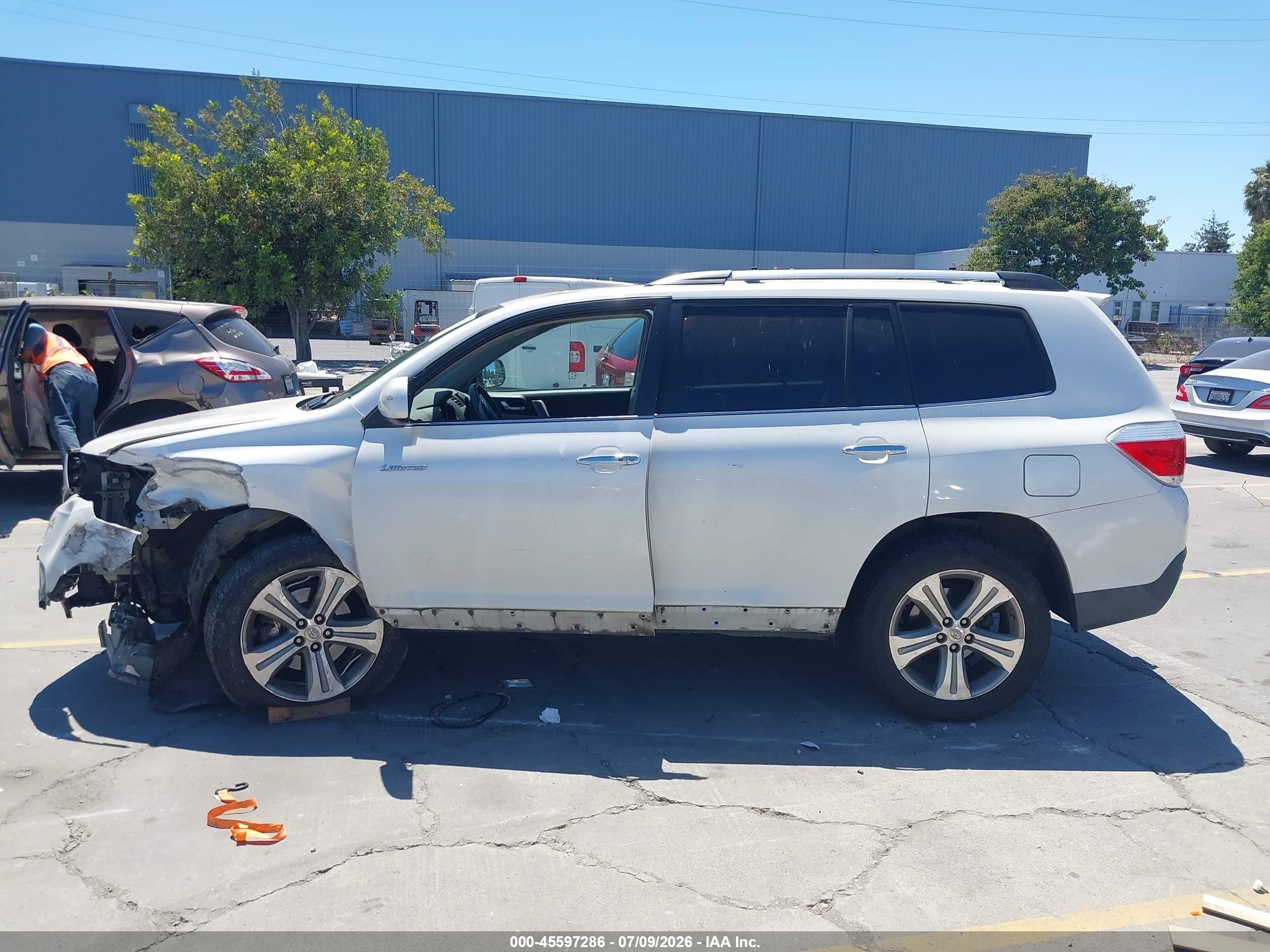 2013 Toyota Highlander Limited V6 White vin: 5TDDK3EHXDS177606